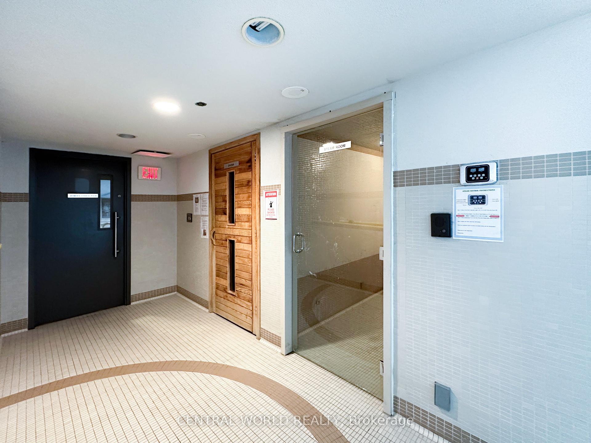 2 Bedrooms Condo at 25 Town Centre,  Toronto For sale