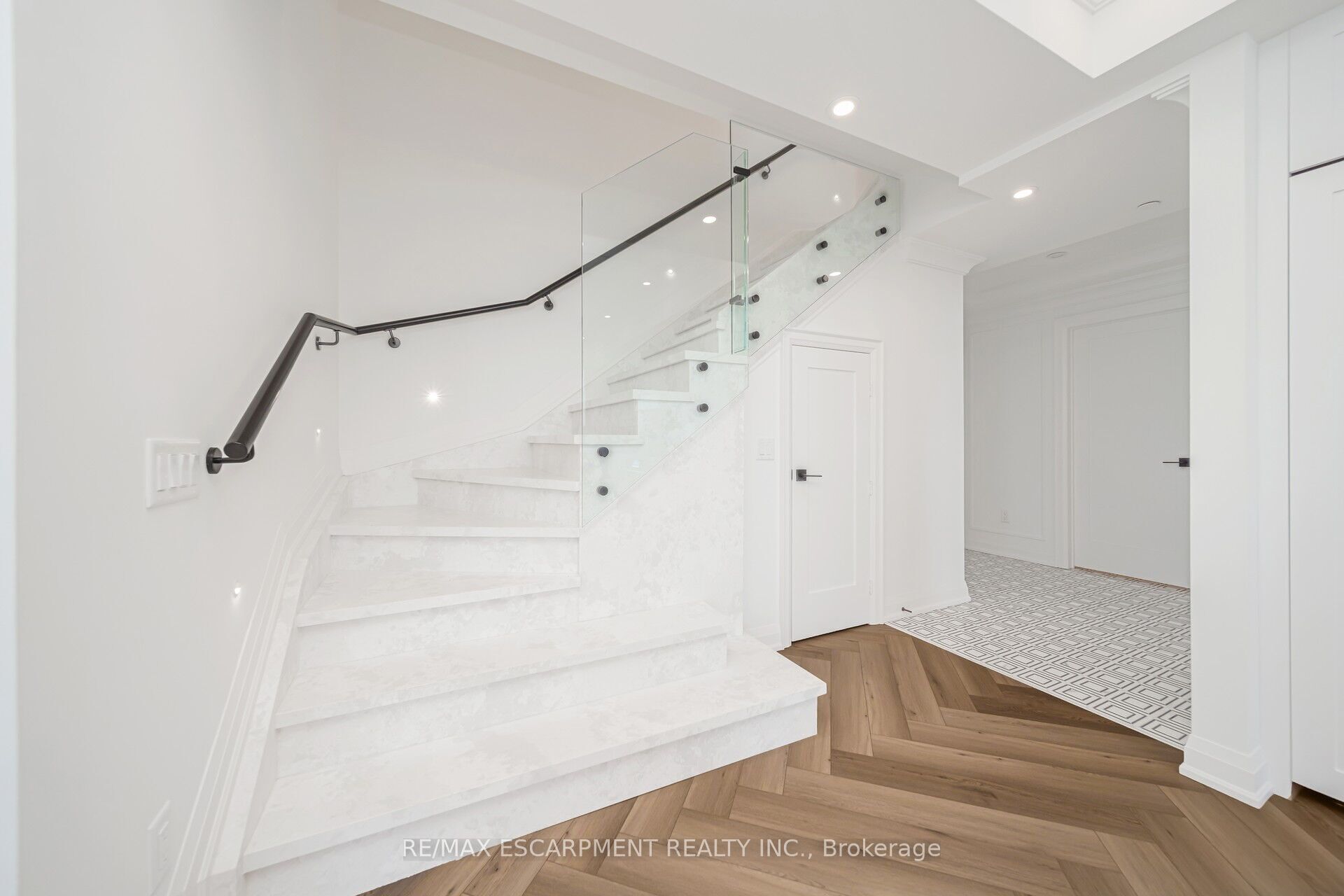16 Concord Place, #905
