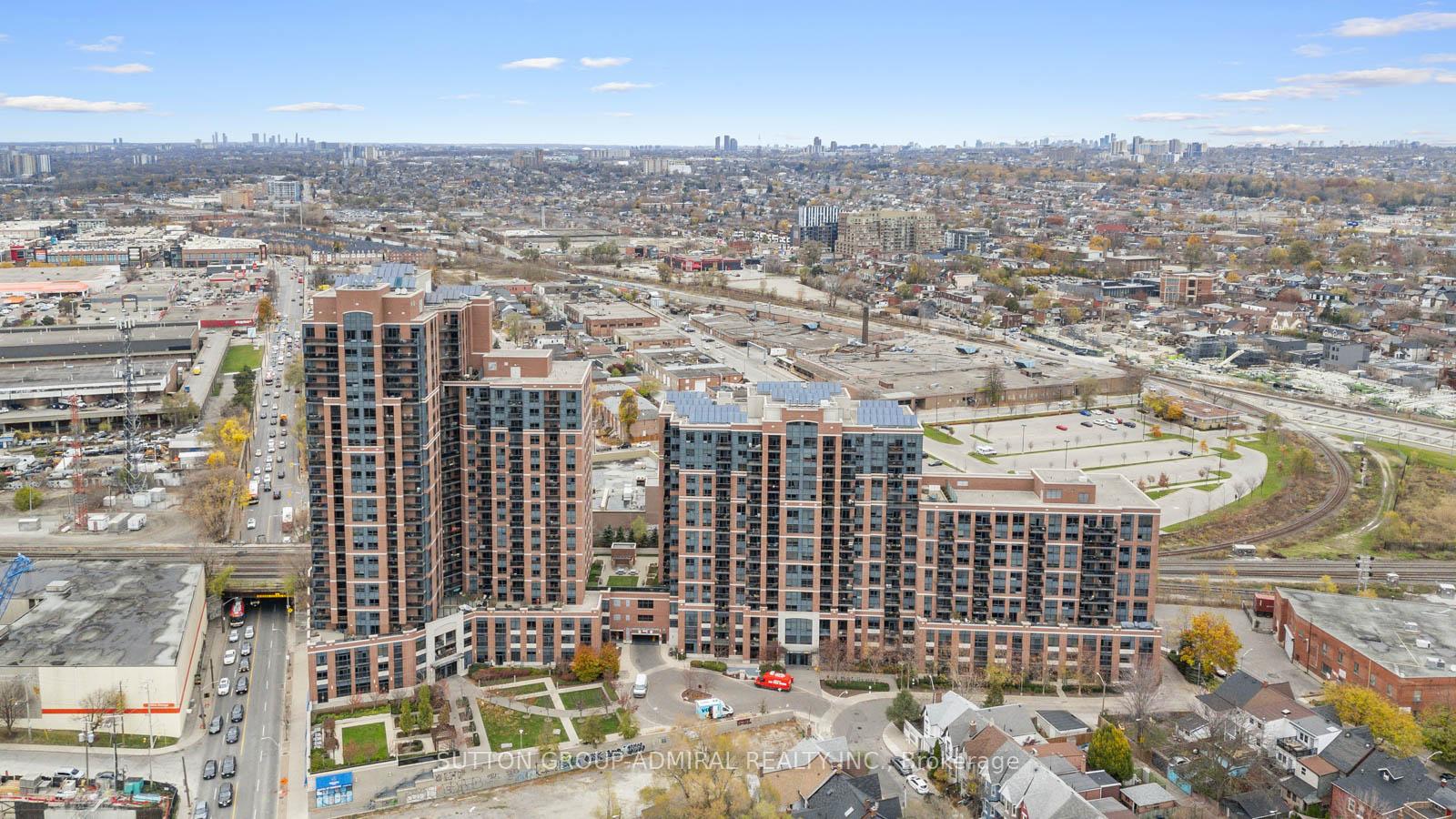2 Bedrooms Condo at 60 Heintzman, Toronto For sale