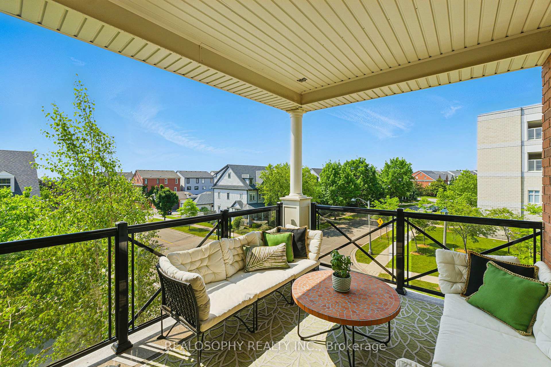 2 Bedrooms Condo at 2333 Sawgrass, Oakville For sale