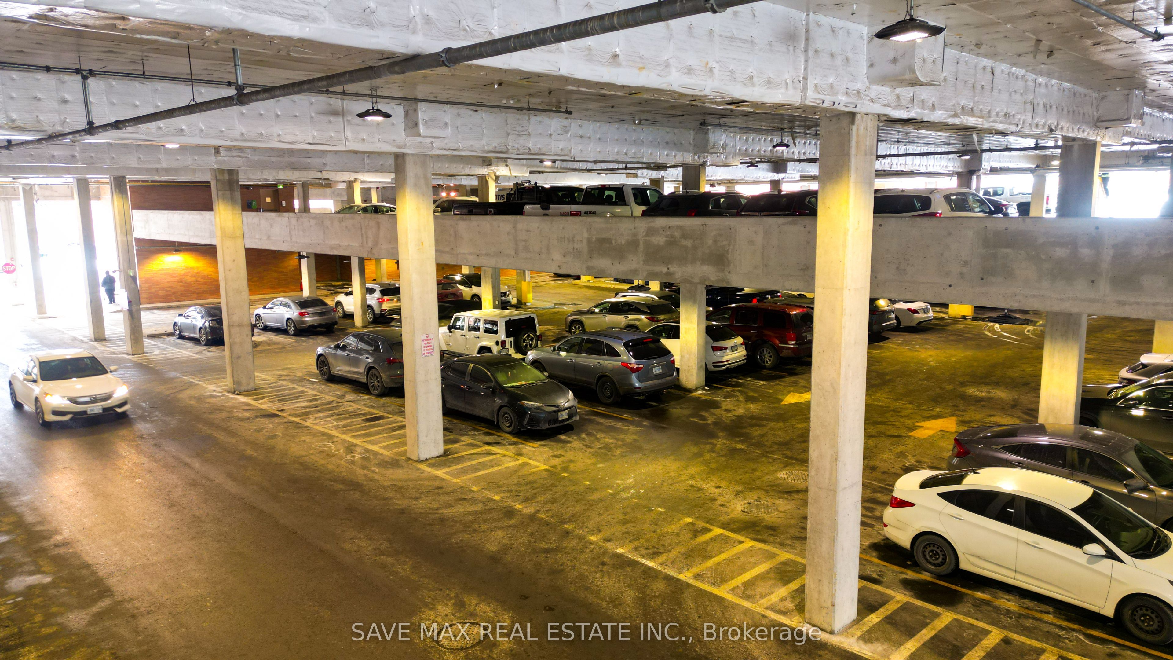 515 Lakeshore Road E, #101