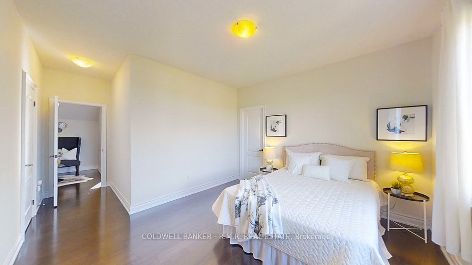 Bright Bedroom with 4Pc Semi-Ensuite