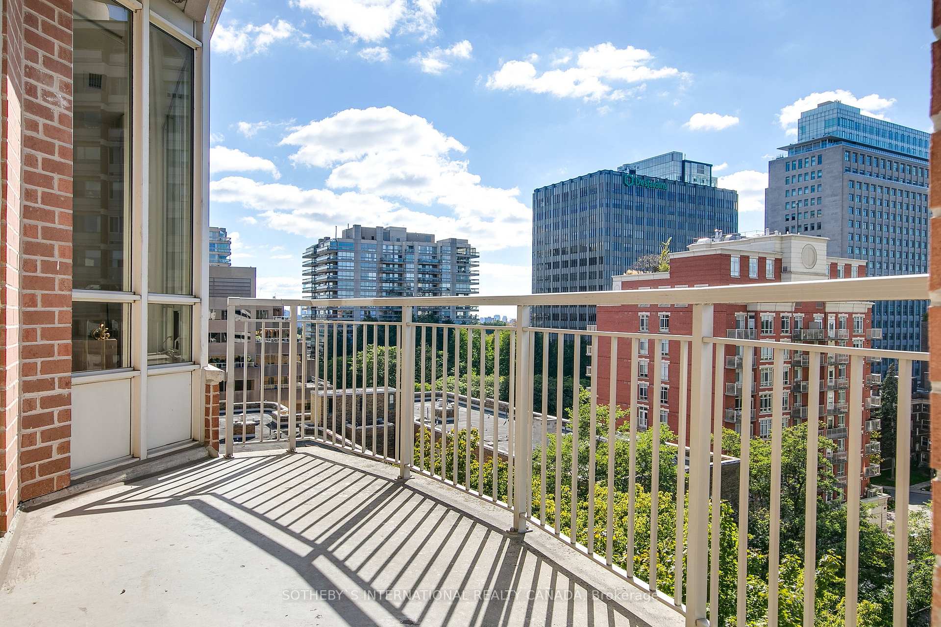 3 Bedrooms Condo at 55 Delisle,  Toronto For sale