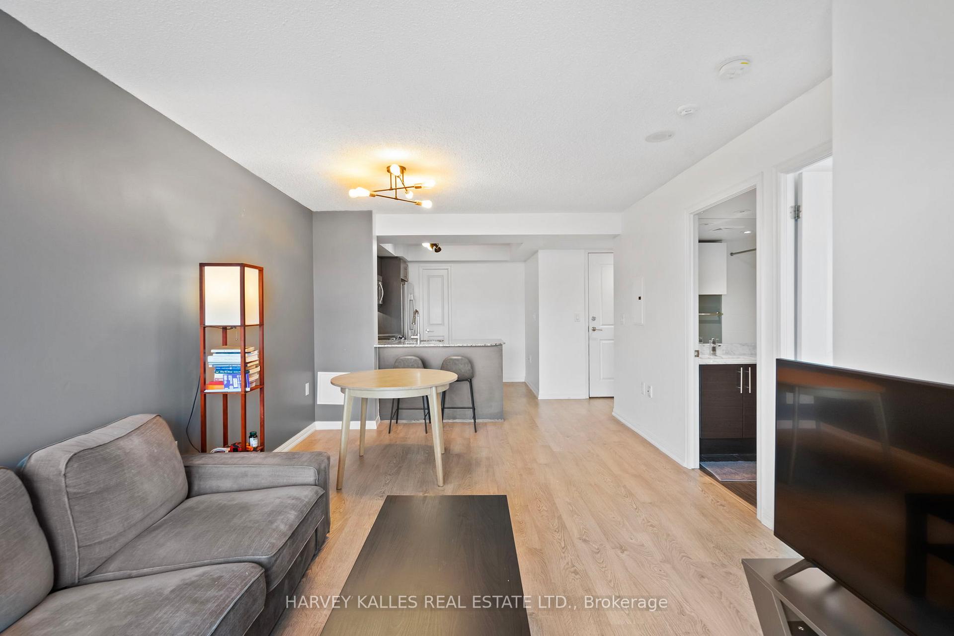 125 Western Battery Road 1316
