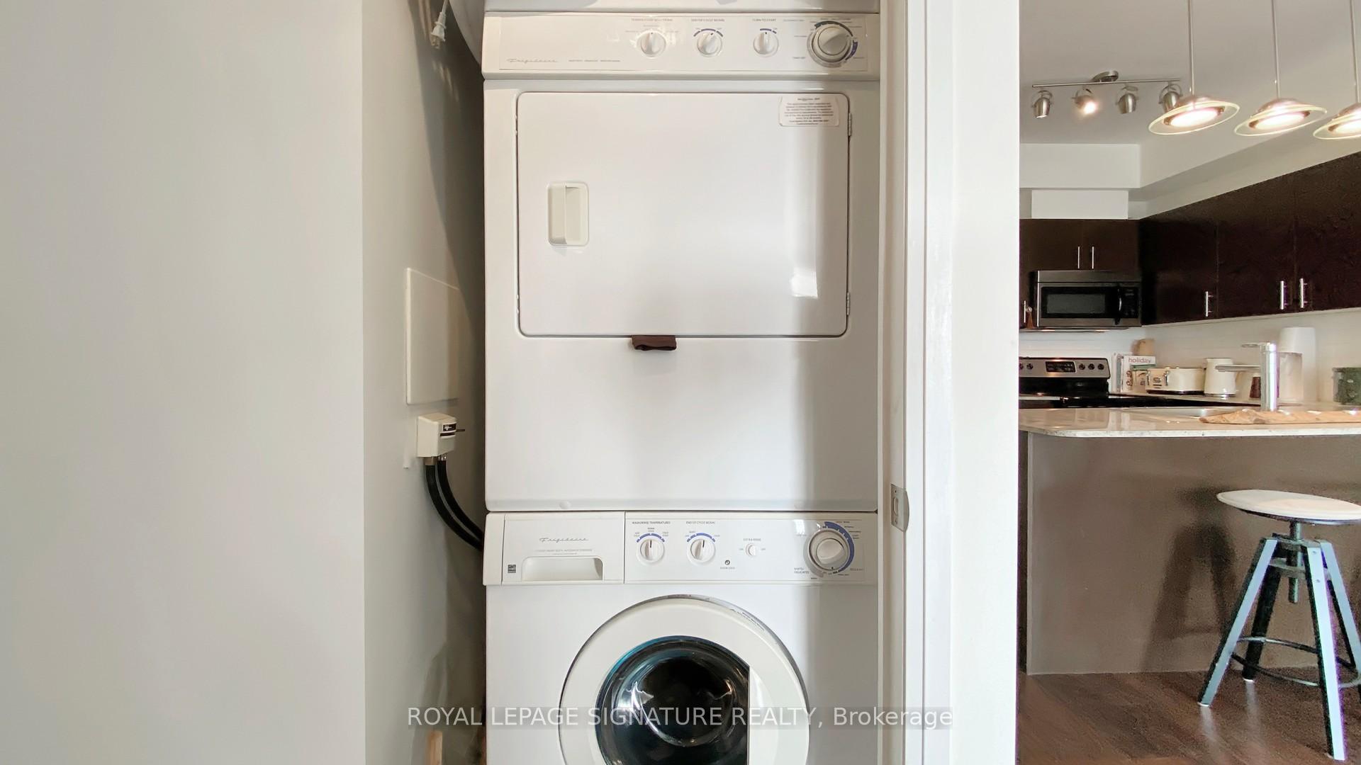 2 Bedrooms Condo at 25 Cole, Toronto For sale