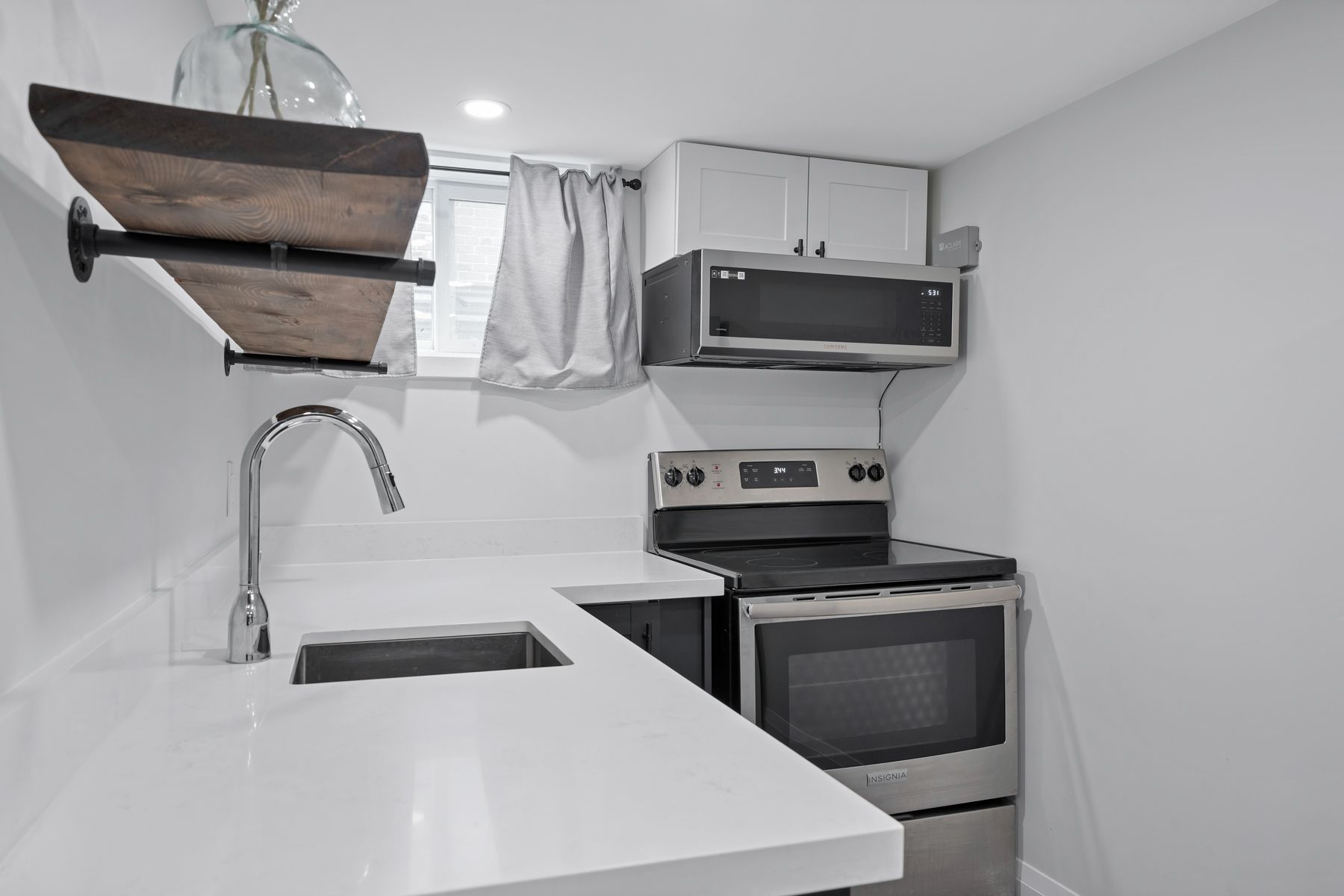 89 Charleswood Drive