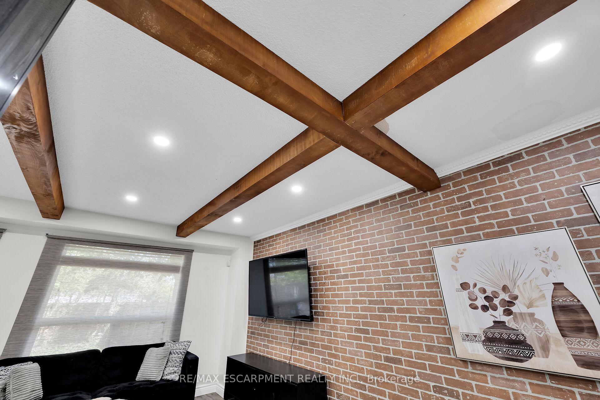 4 Bedrooms Condo at 134 Terni, Hamilton For sale