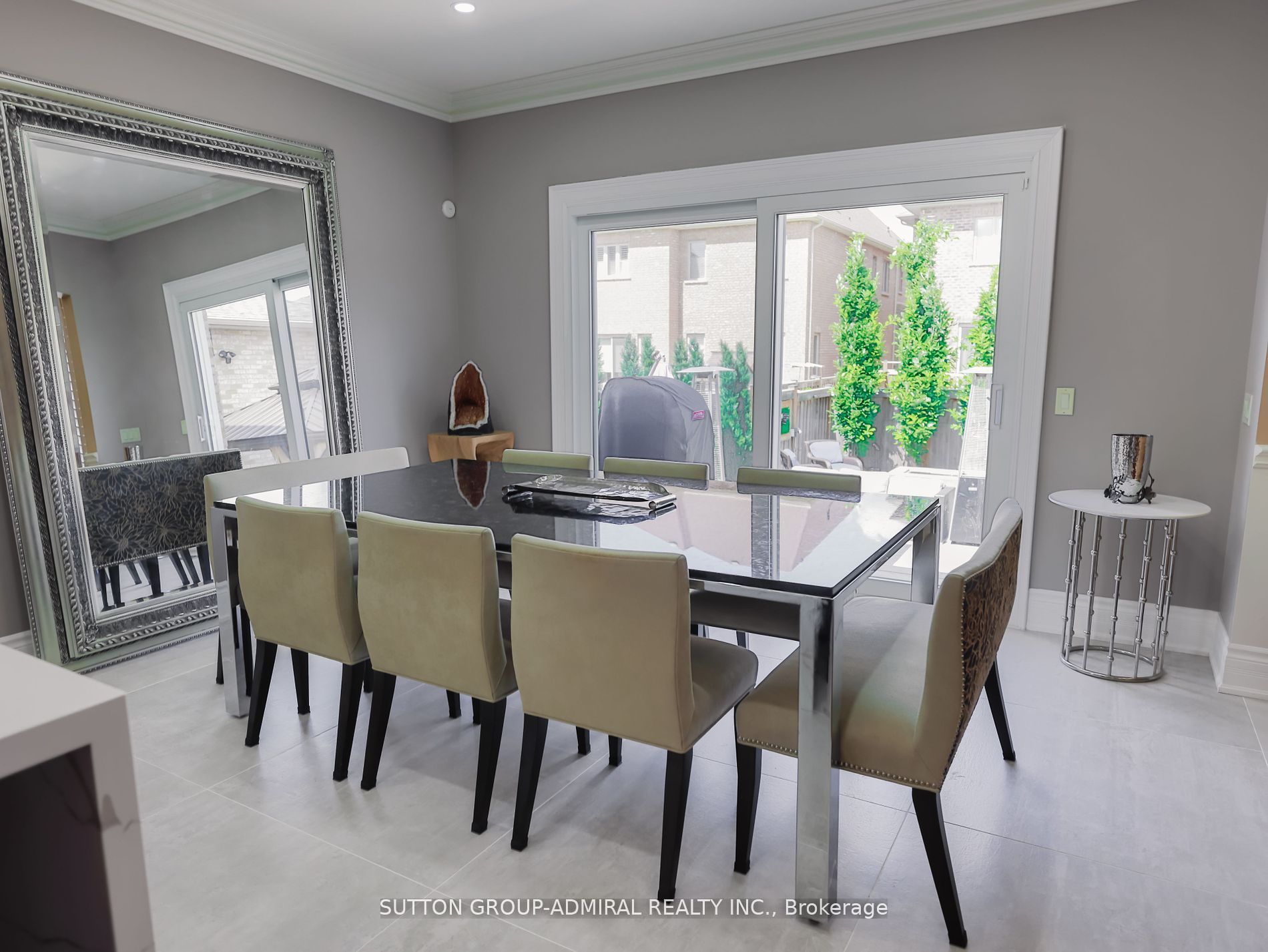 62 Bond Crescent