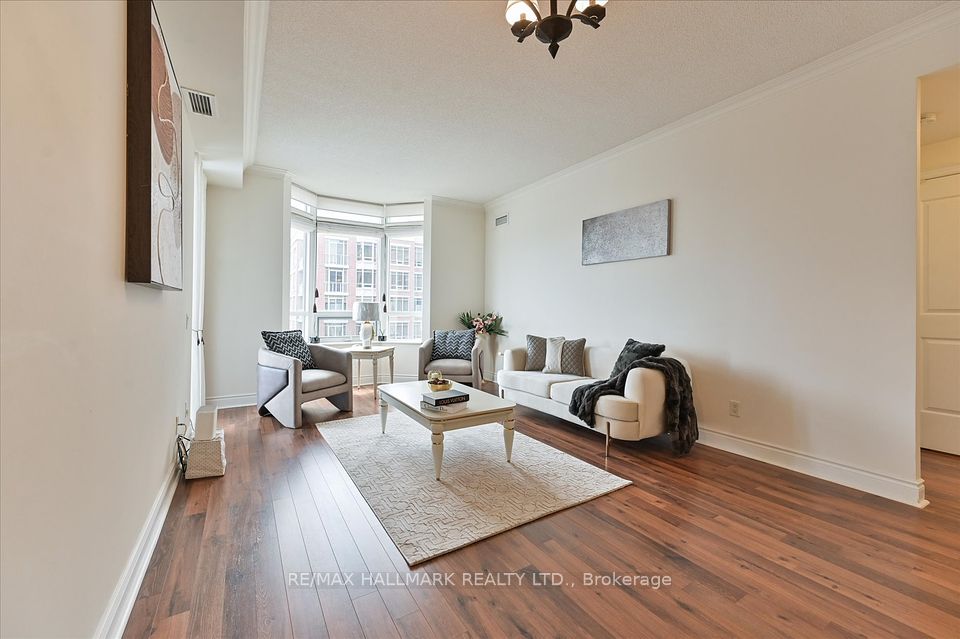 10101 Yonge