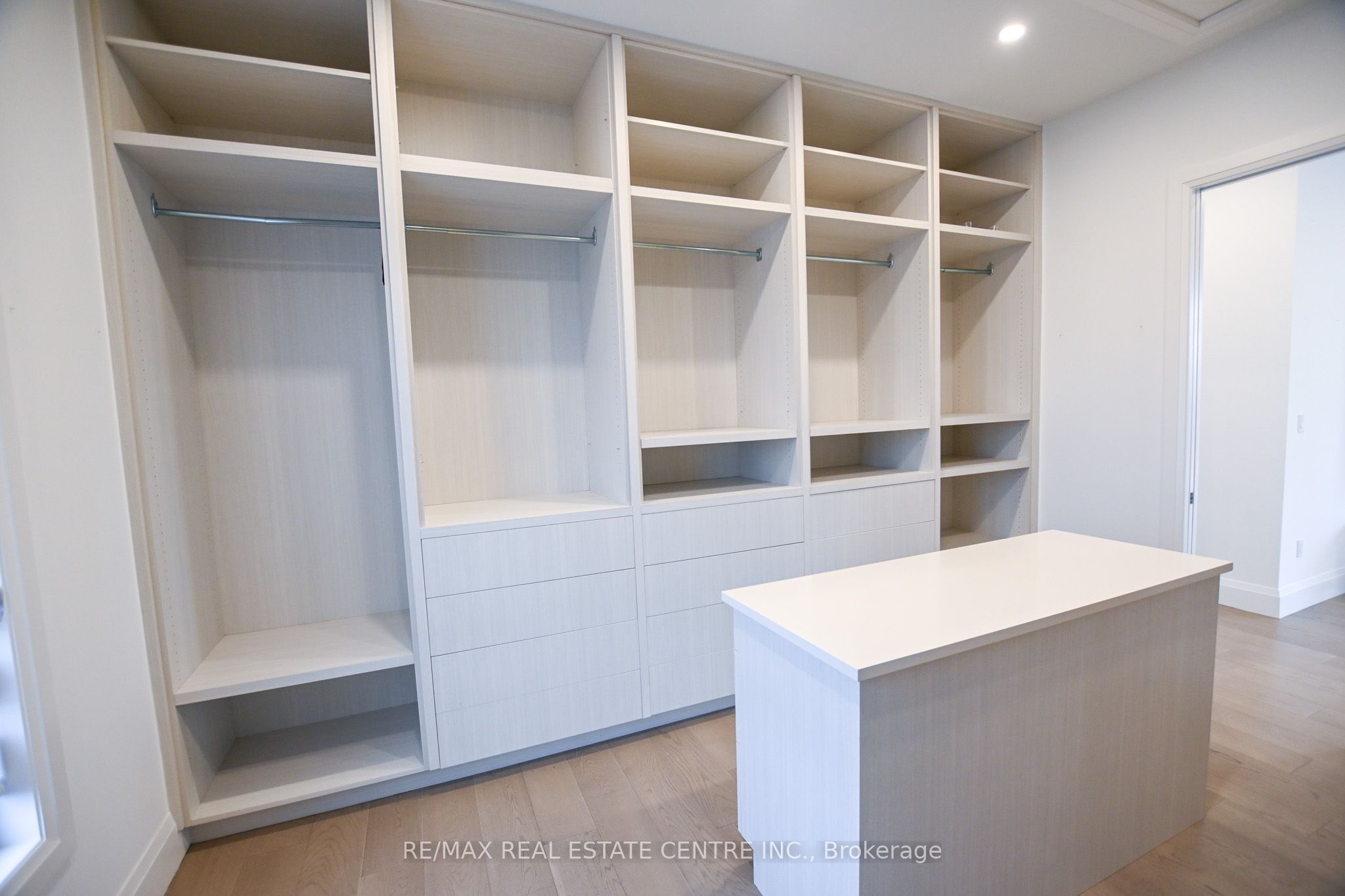 7325 Sunset Place, #3