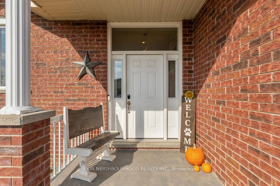 54 Mcintosh Crescent, Quinte West, ON K8V 0G1