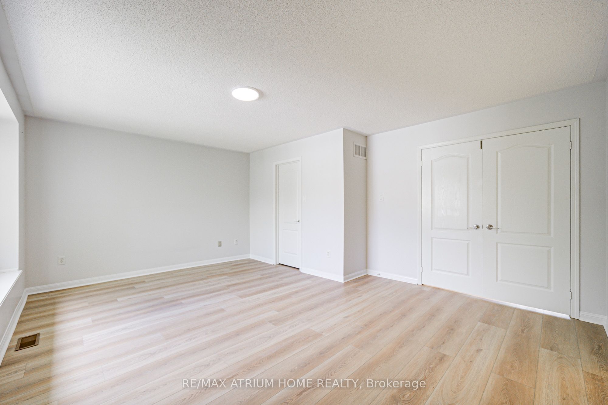 2293 Oakhaven Drive
