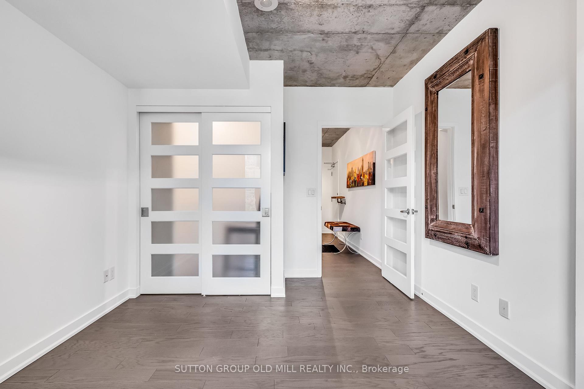 2 Bedrooms Condo at 400 Wellington, Toronto For sale