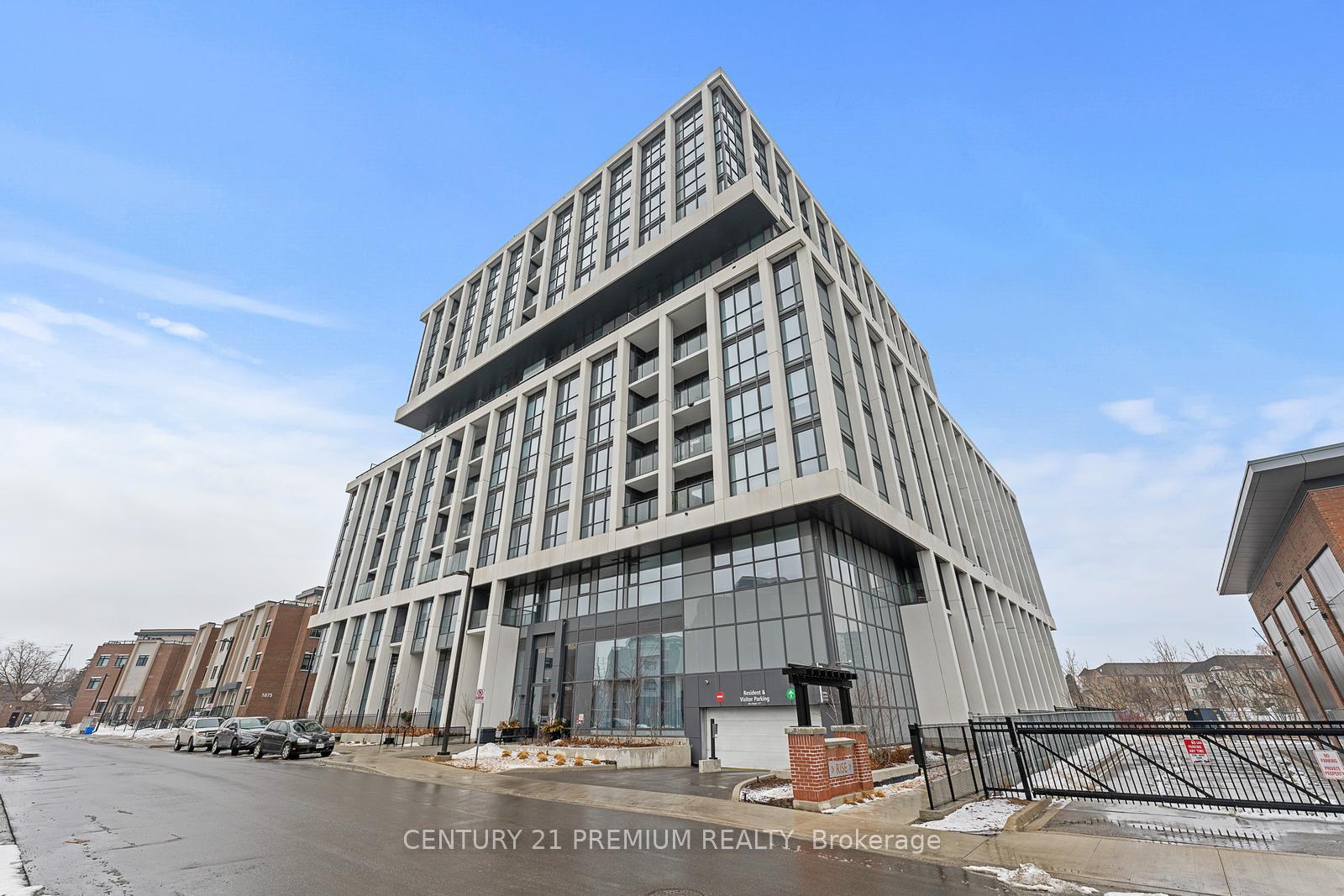 3 Bedrooms Condo at 1063 Douglas Mccurdy Comm, Mississauga For sale