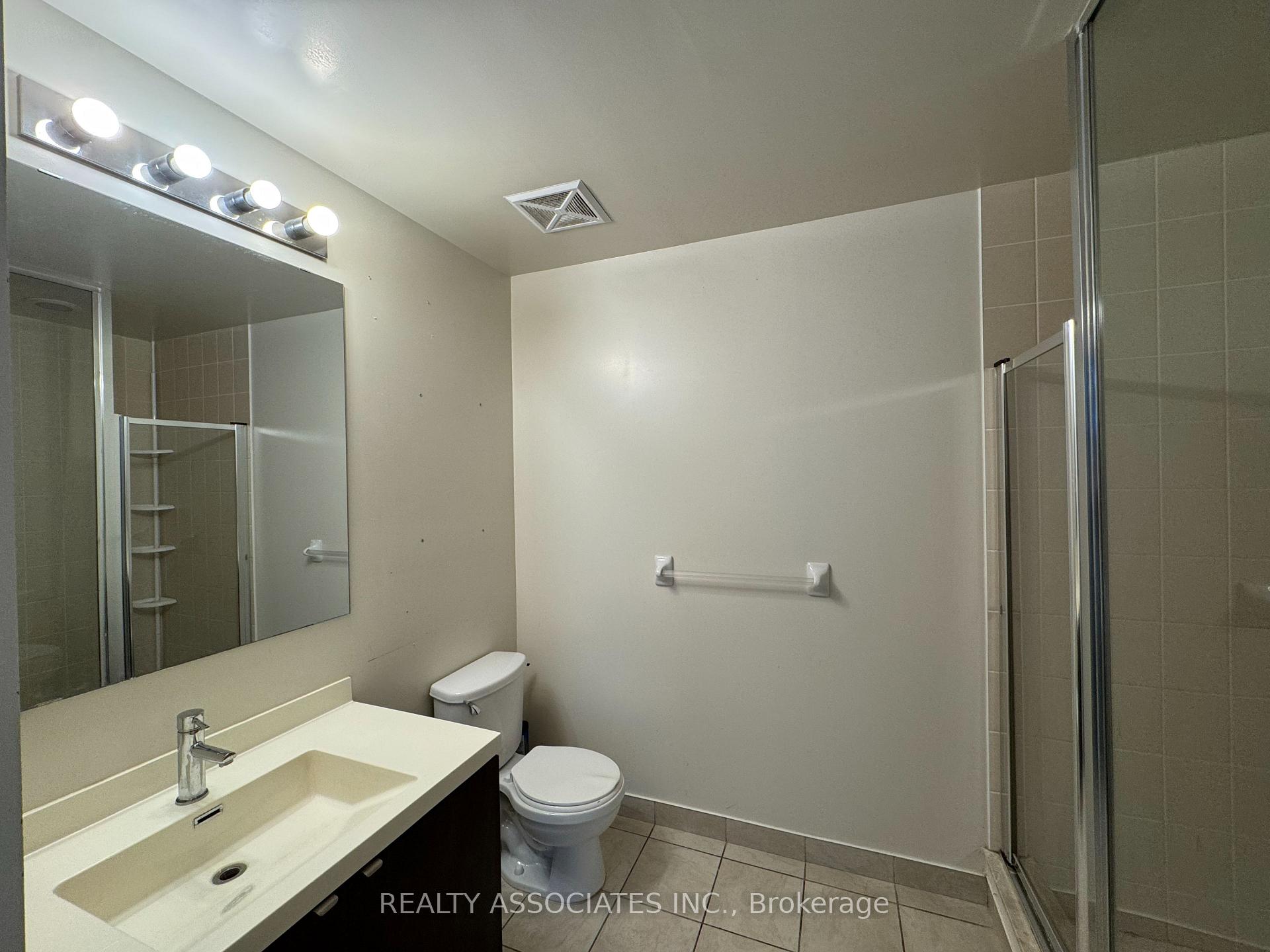 1 Bedroom Condo at 352 Front, Toronto For sale