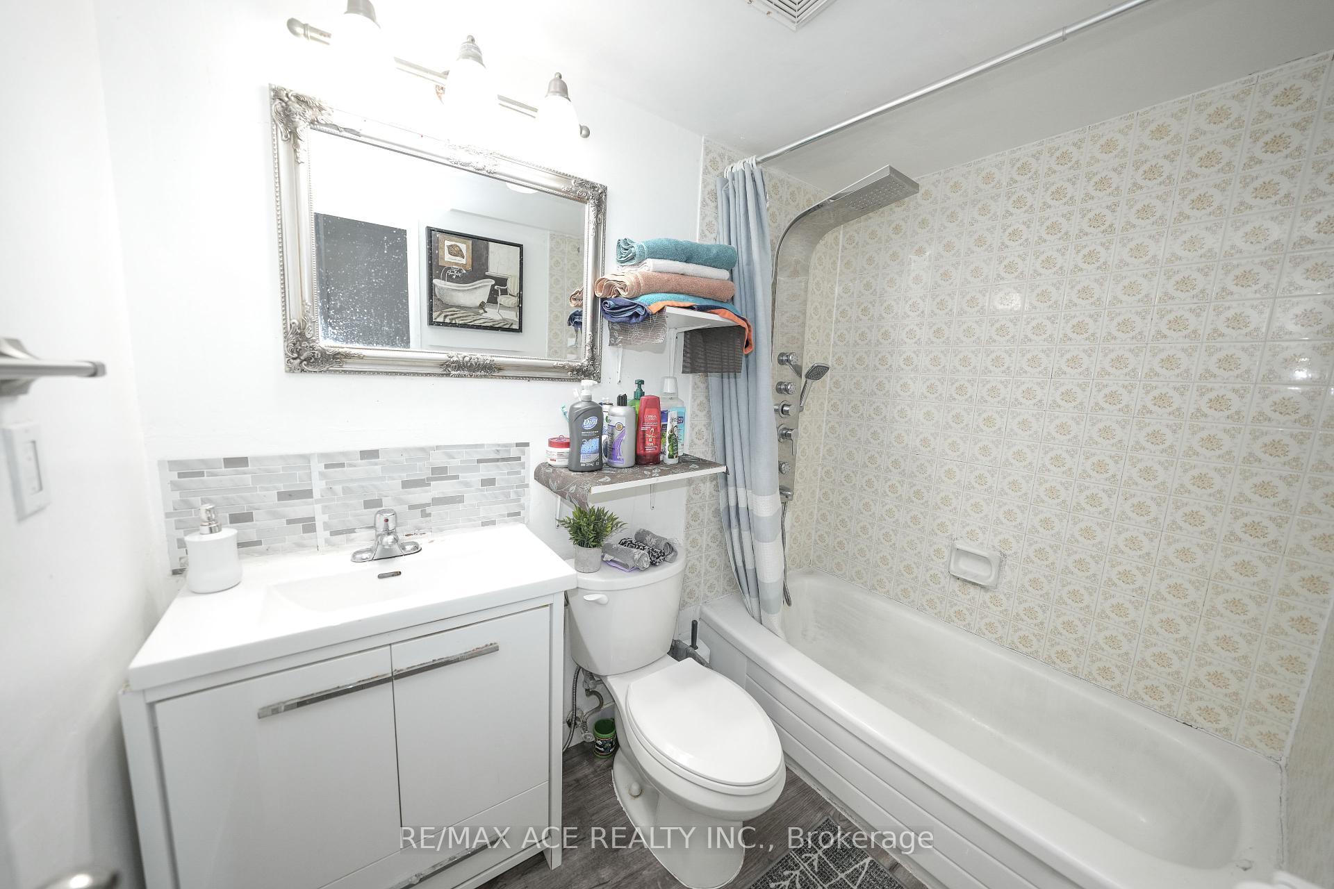 2 Bedrooms Condo at 301 Prudential, Toronto For sale