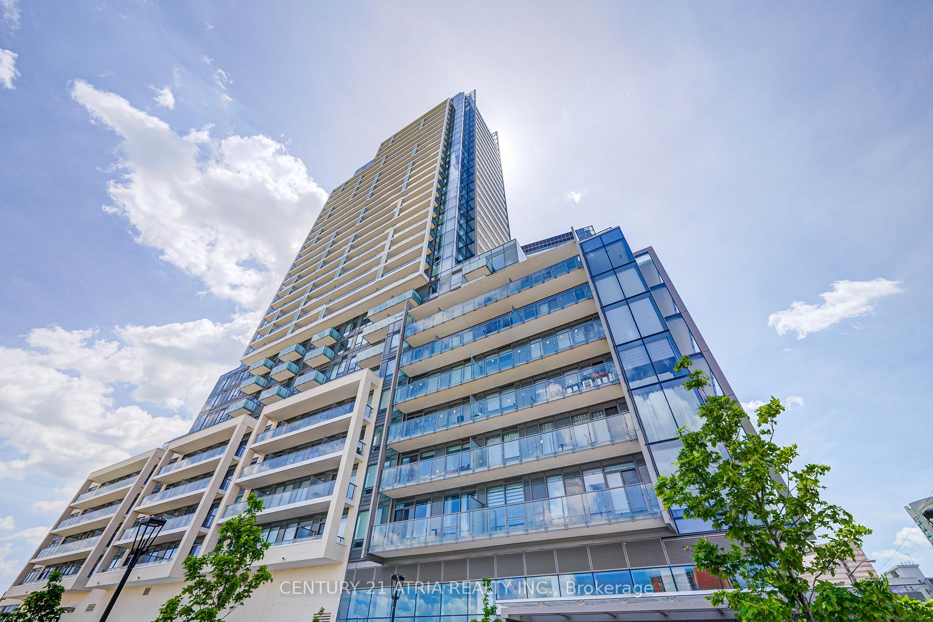 3 Bedrooms Condo at 7 Golden Lion, Toronto For sale