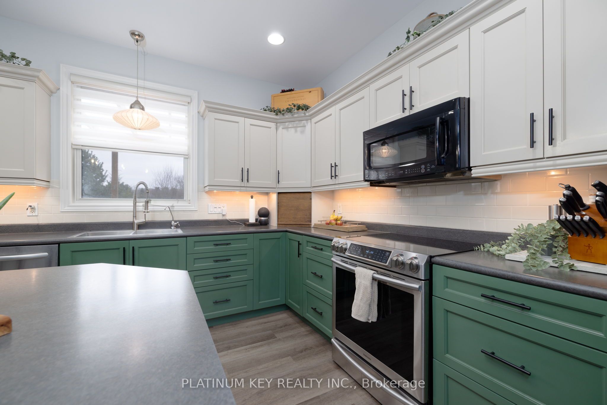8522 Glendon Drive, Strathroy-Caradoc, ON N0L 1W0