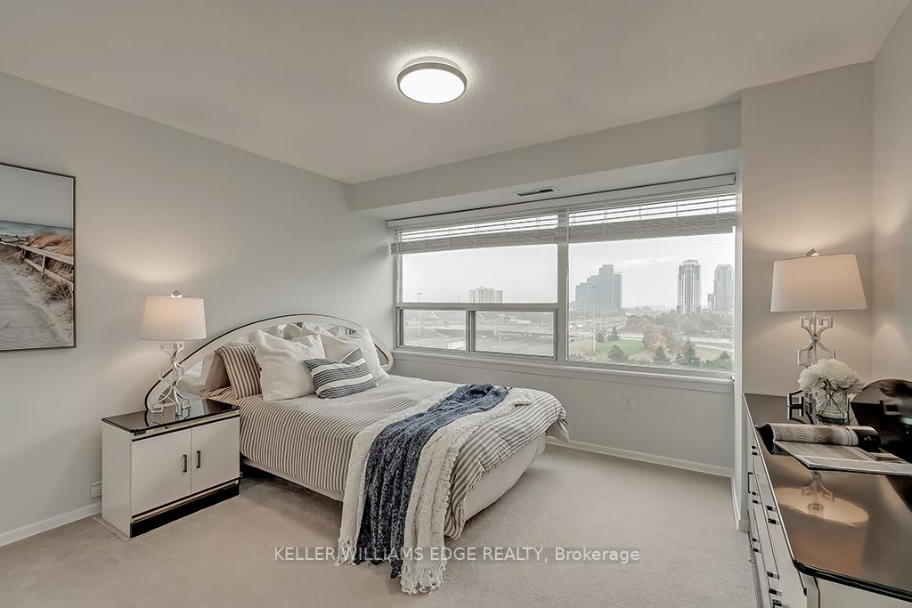 3 Bedrooms Condo at 475 The West Mall,  Toronto For sale