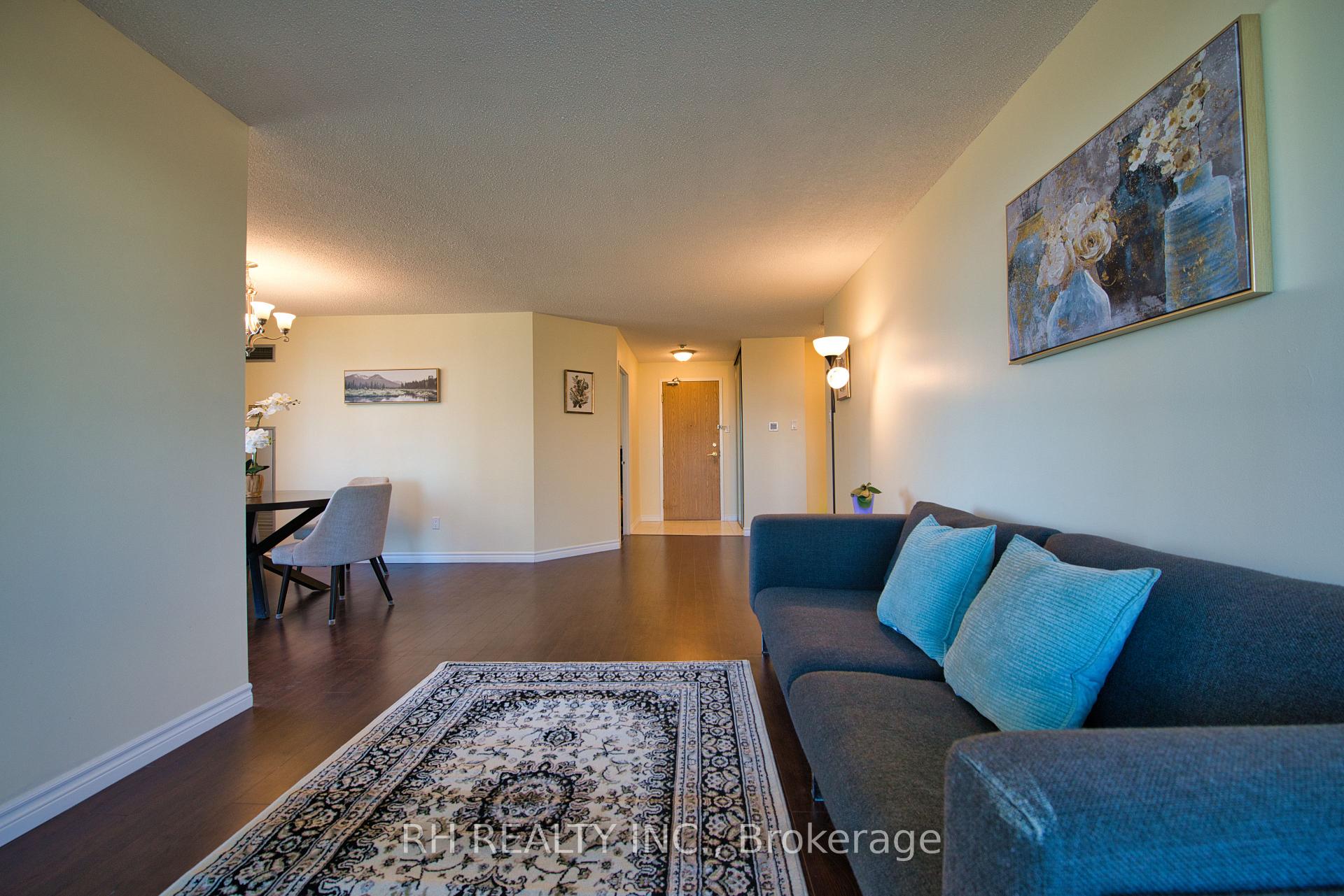 3 Bedrooms Condo at 300 Alton Towers,  Toronto For sale