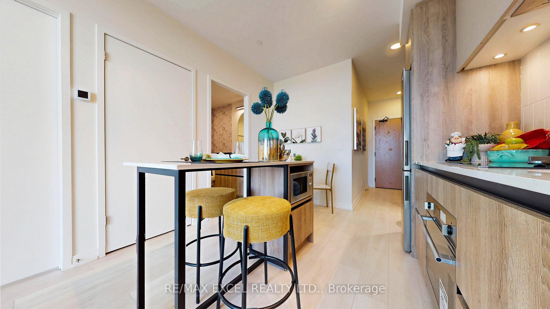 1 Bedroom Condo at 8 Beverley Glen, Vaughan For sale