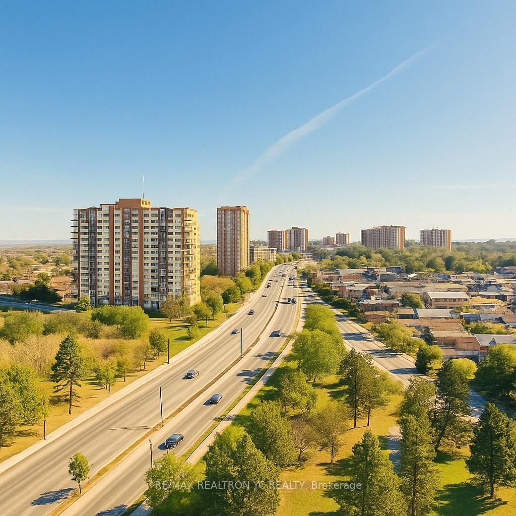 2 Bedrooms Condo at 100 Wingarden,  Toronto For sale