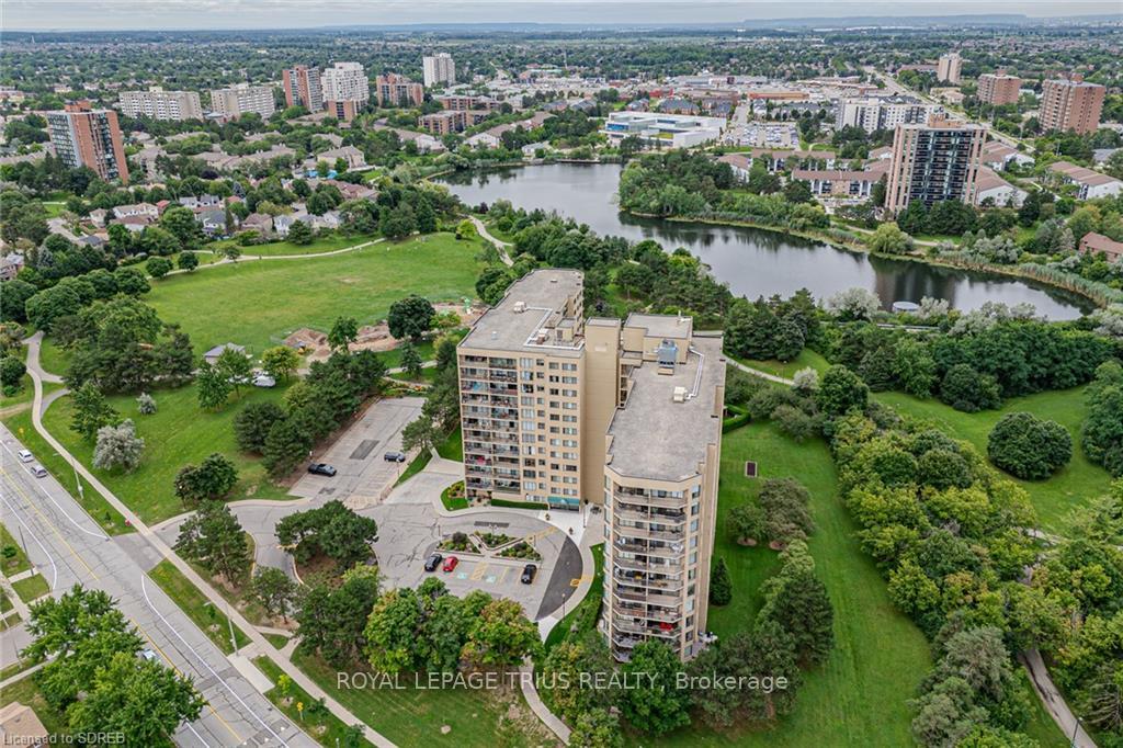 2 Bedrooms Condo at 6500 Montevideo,  Mississauga For sale