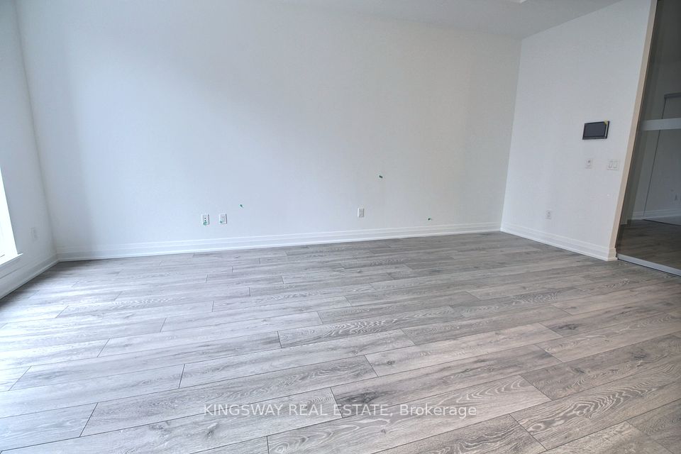 https://trreb-image.ampre.ca/xWRG2sqA55h6KbHn5MtjCS3Cjx8kgSaBhDE-aF4CBF8/rs:fit:960:960/wm:.5:so:0:50:.4/wmsh:10/wmt:PHNwYW4gZm9yZWdyb3VuZD0nd2hpdGUnIGZvbnQ9JzY4Jz5LSU5HU1dBWSBSRUFMIEVTVEFURSwgQnJva2VyYWdlPC9zcGFuPg/L3RycmViL2xpc3RpbmdzLzQwLzg5LzA3LzEyL3AvMzM2MmZjYzItYzY1ZC00ZmY3LTgyMmEtZmQ4ZjJhMjM4ZWFkLmpwZw.jpg