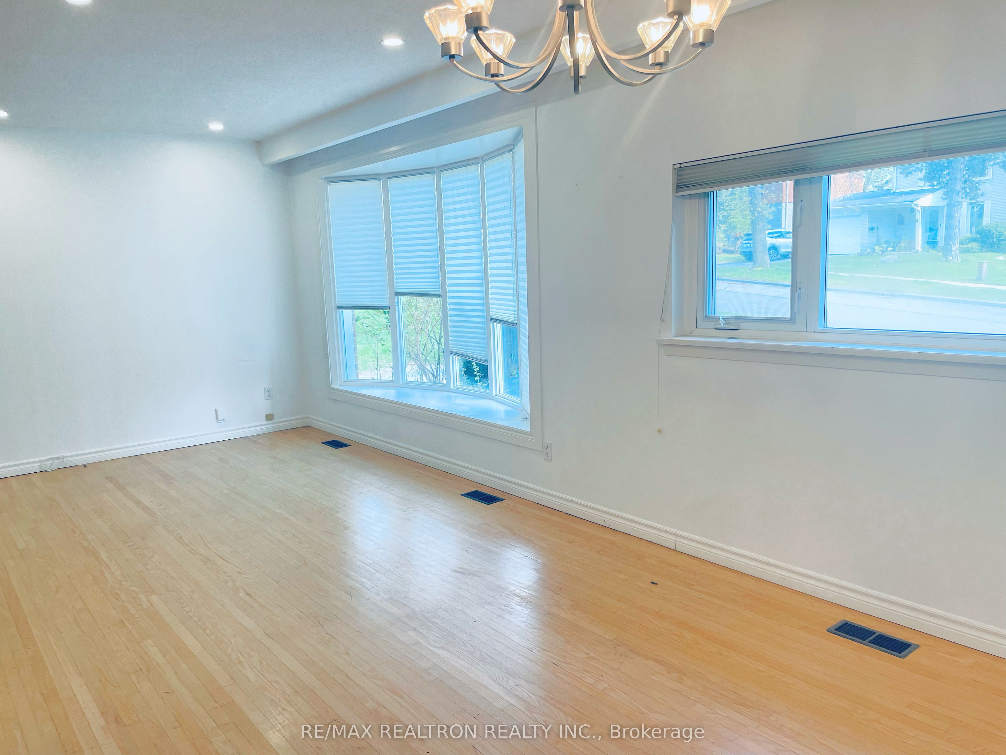 16 Trailside Drive