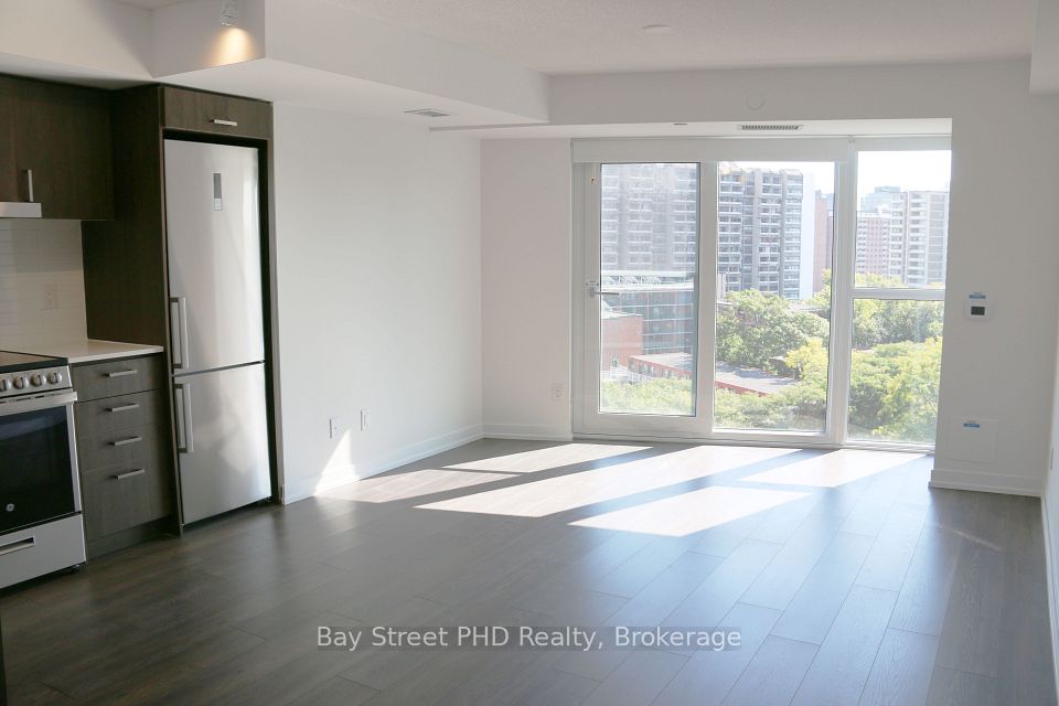 219 Dundas