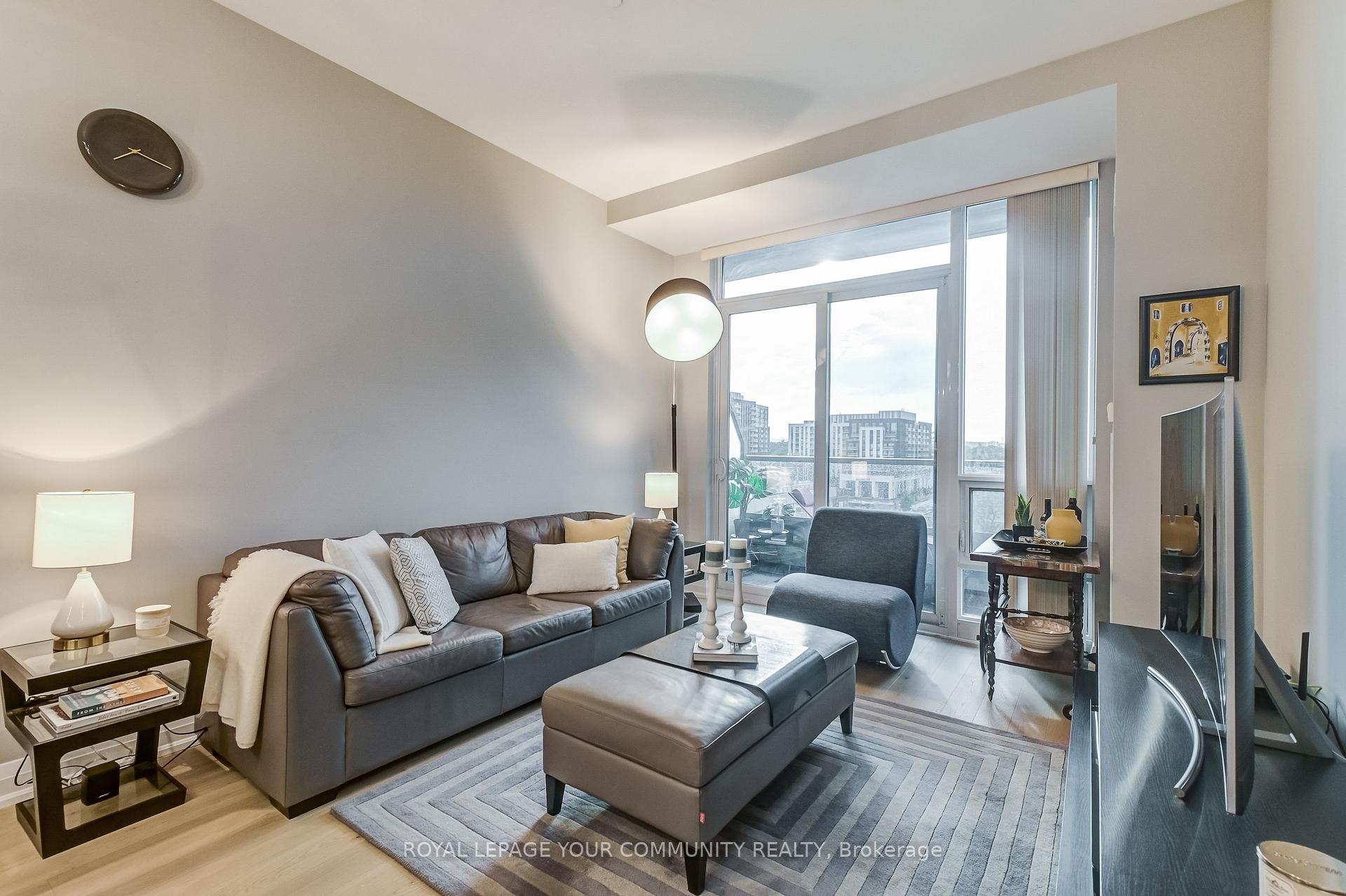 2 Bedrooms Condo at 11 Bronte,  Oakville For sale
