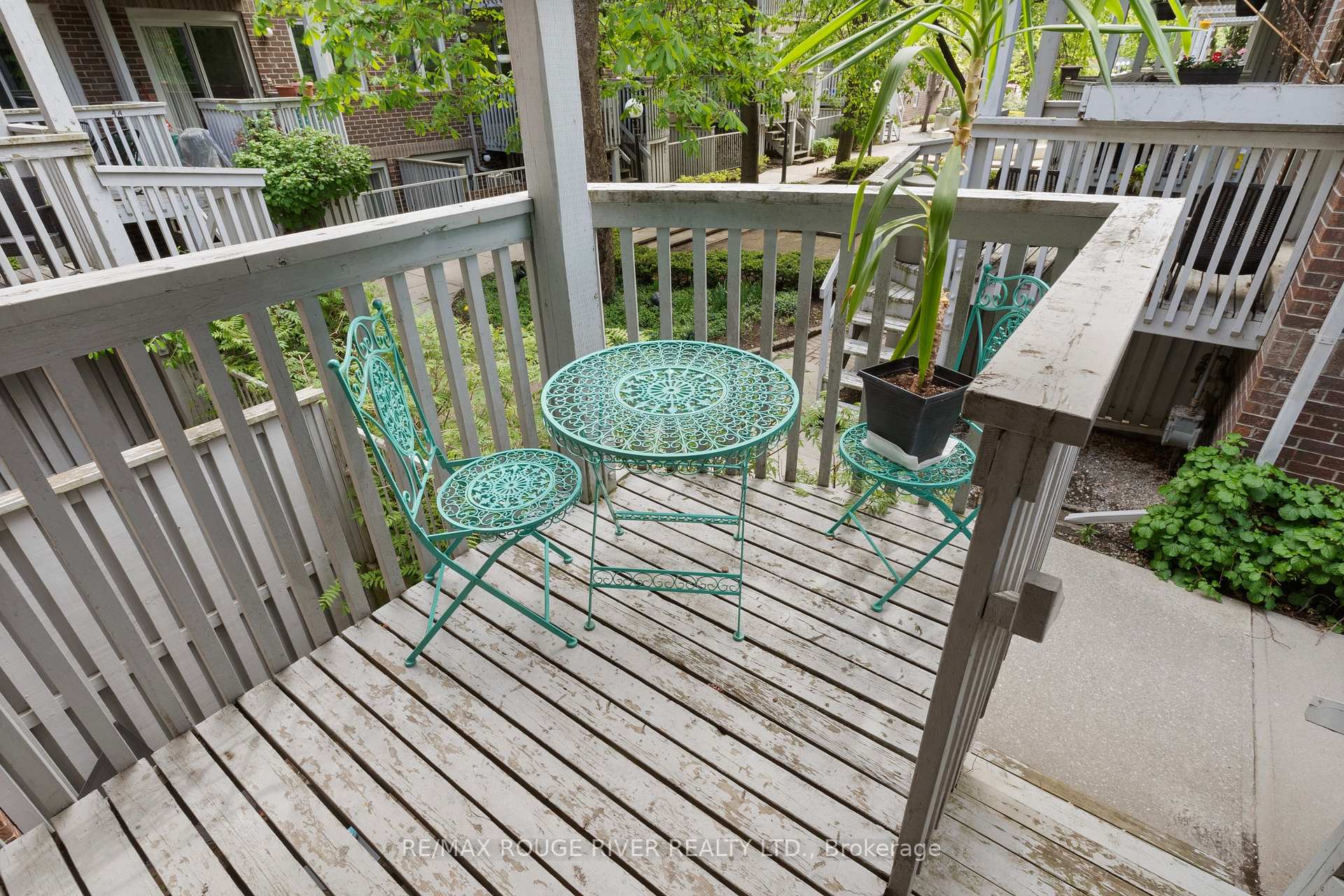 2 Bedrooms Condo at 32 Massey, Toronto For sale