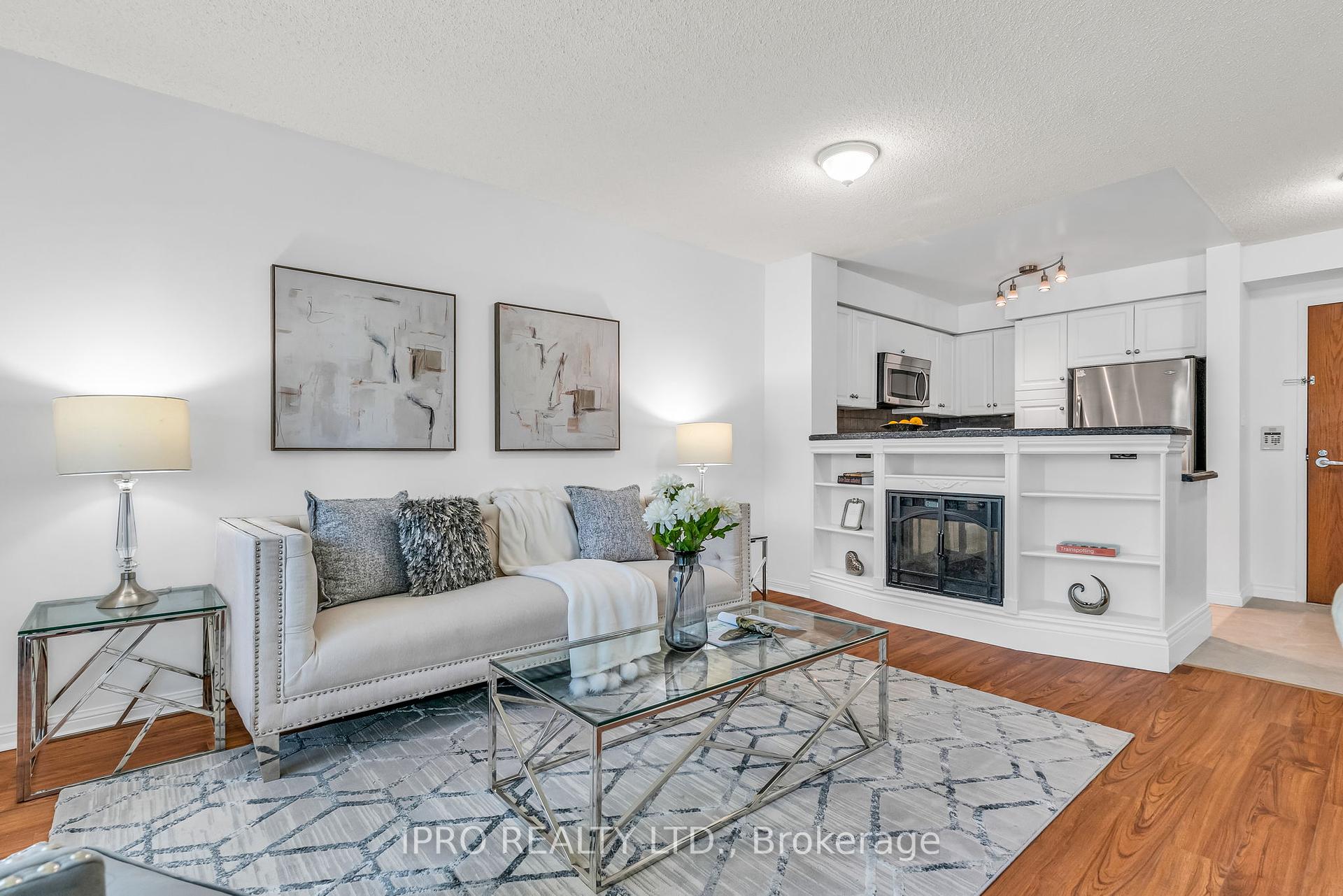3 Bedrooms Condo at 23 Lorraine, Toronto For sale