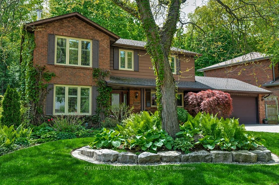1940 Four Seasons Drive, Burlington, ON L7P 2Y1
