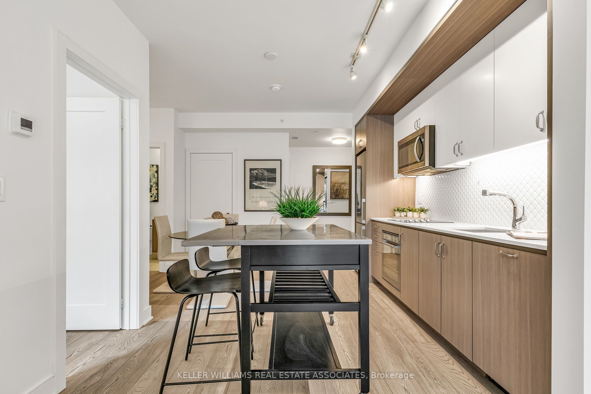 1575 Lakeshore Road W, #231