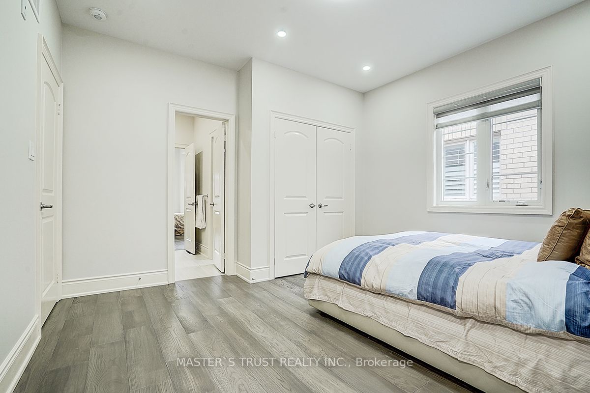 220 Wesmina Avenue, Whitchurch-Stouffville Stouffville