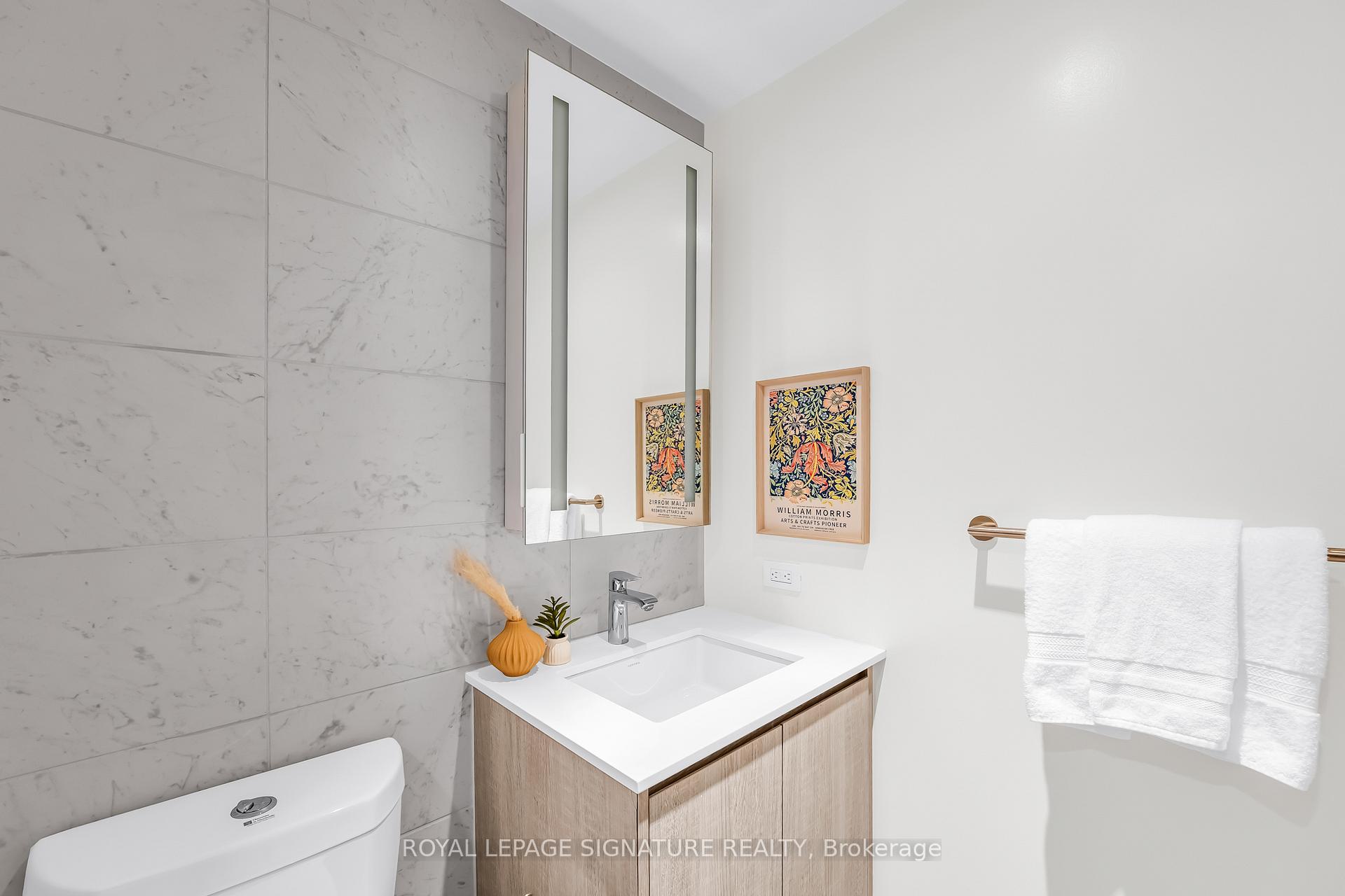 3 Bedrooms Condo at 118 Merchants’ Wharf, Toronto For sale