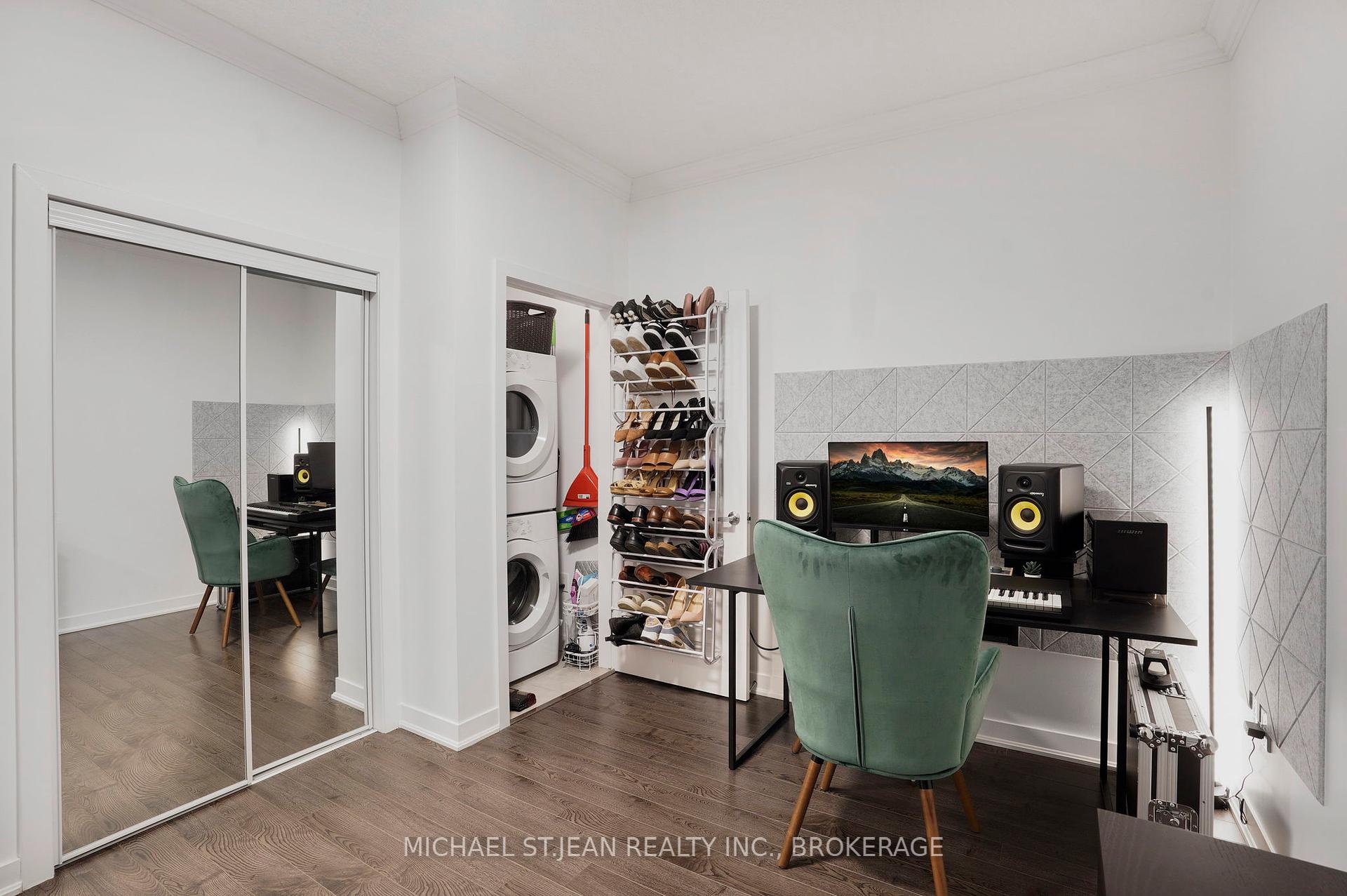 1 Bedroom Condo at 90 Charlton, Hamilton For sale
