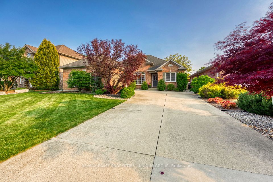 768 Lambton
