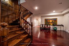 6 Versailles Court