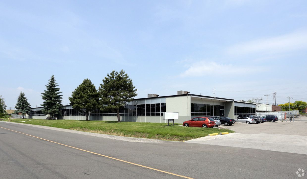 80 Jutland Road Unit# 800 Toronto W08 Ontario M8Z 2H1