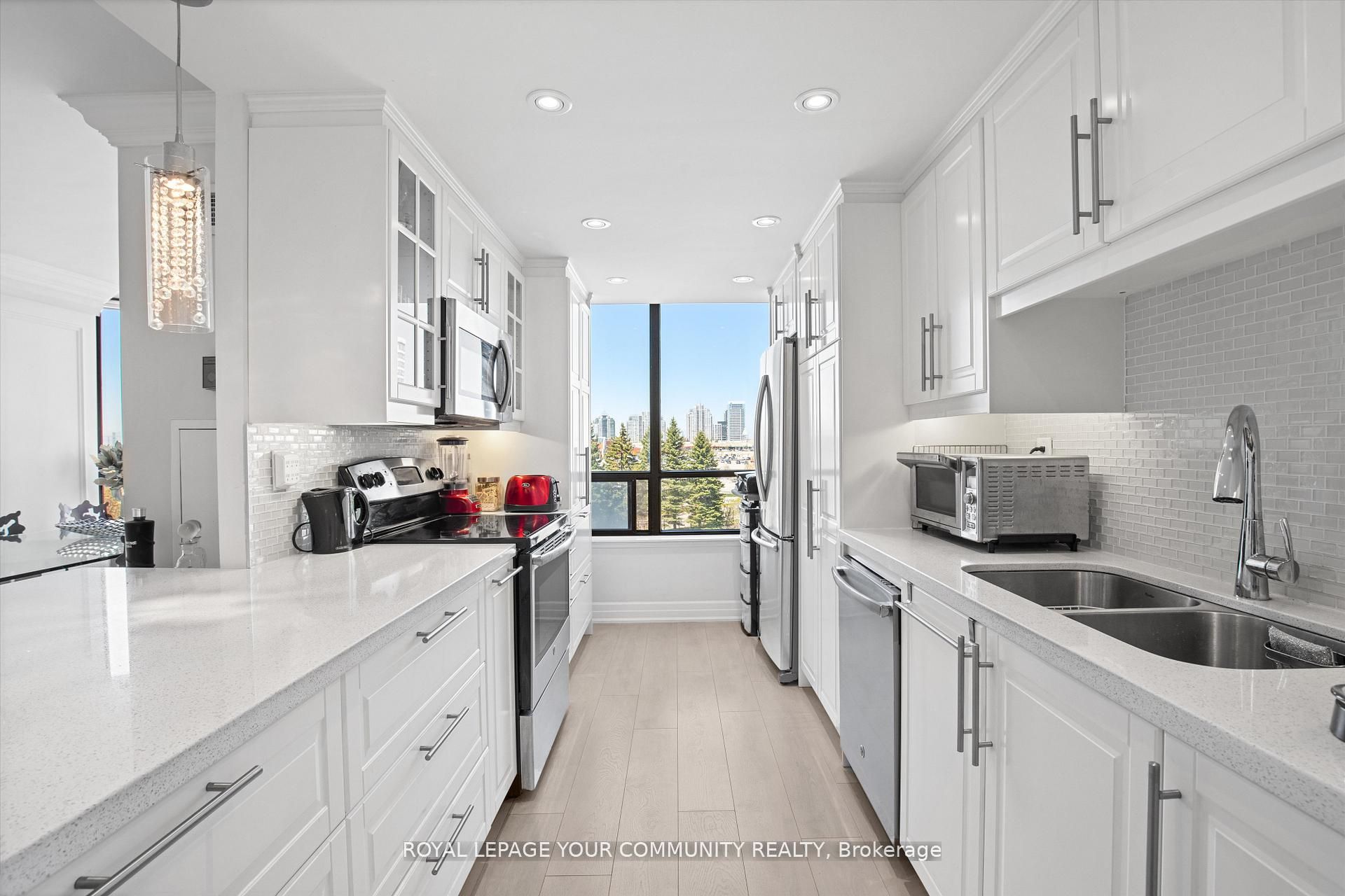 7420 Bathurst Street, #503