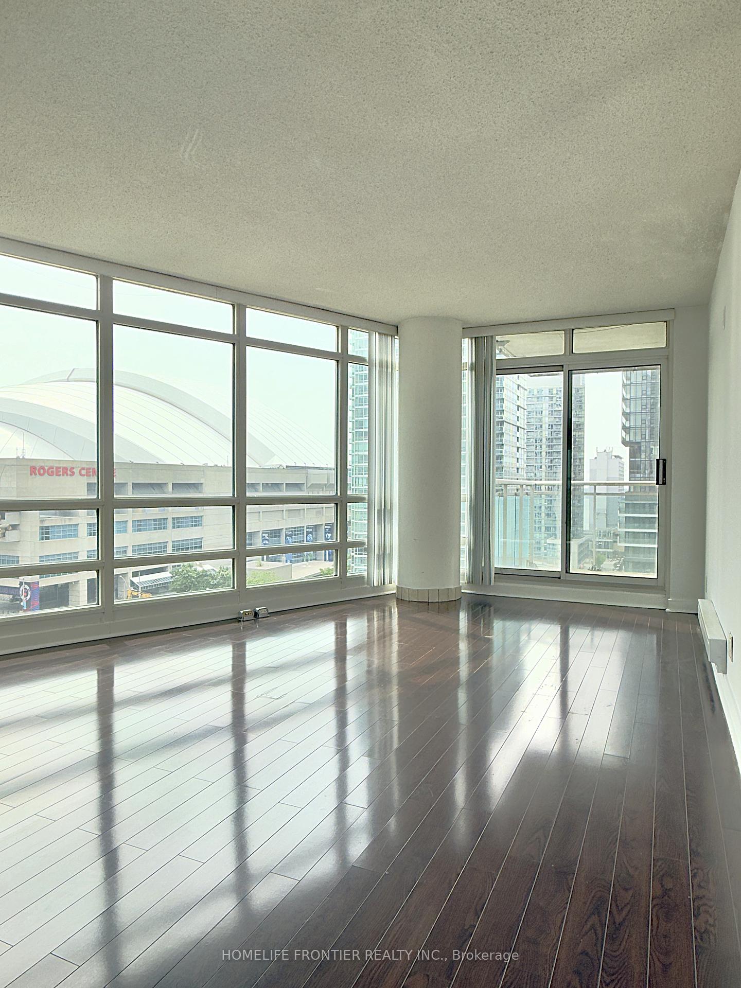 2 Bedrooms Condo at 381 Front, Toronto For sale