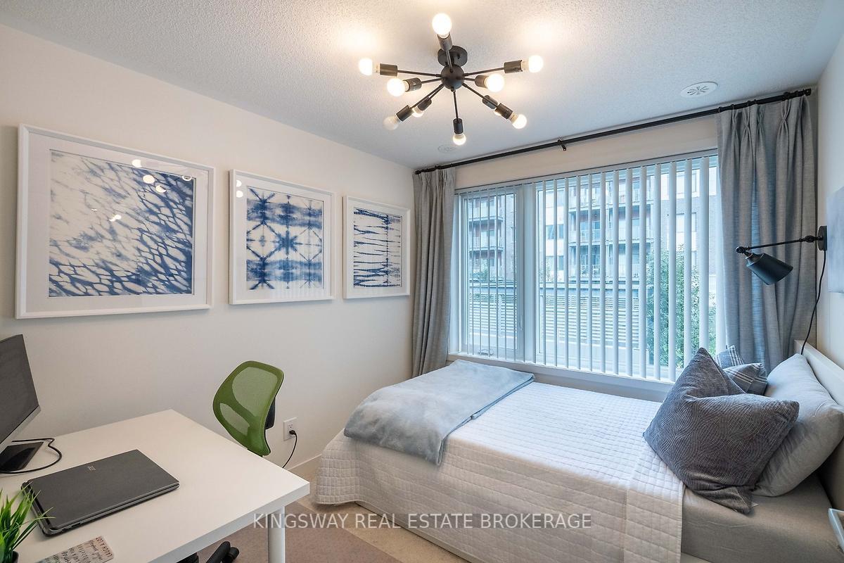 3 Bedrooms Condo at 70 Orchid Place,  Toronto For sale