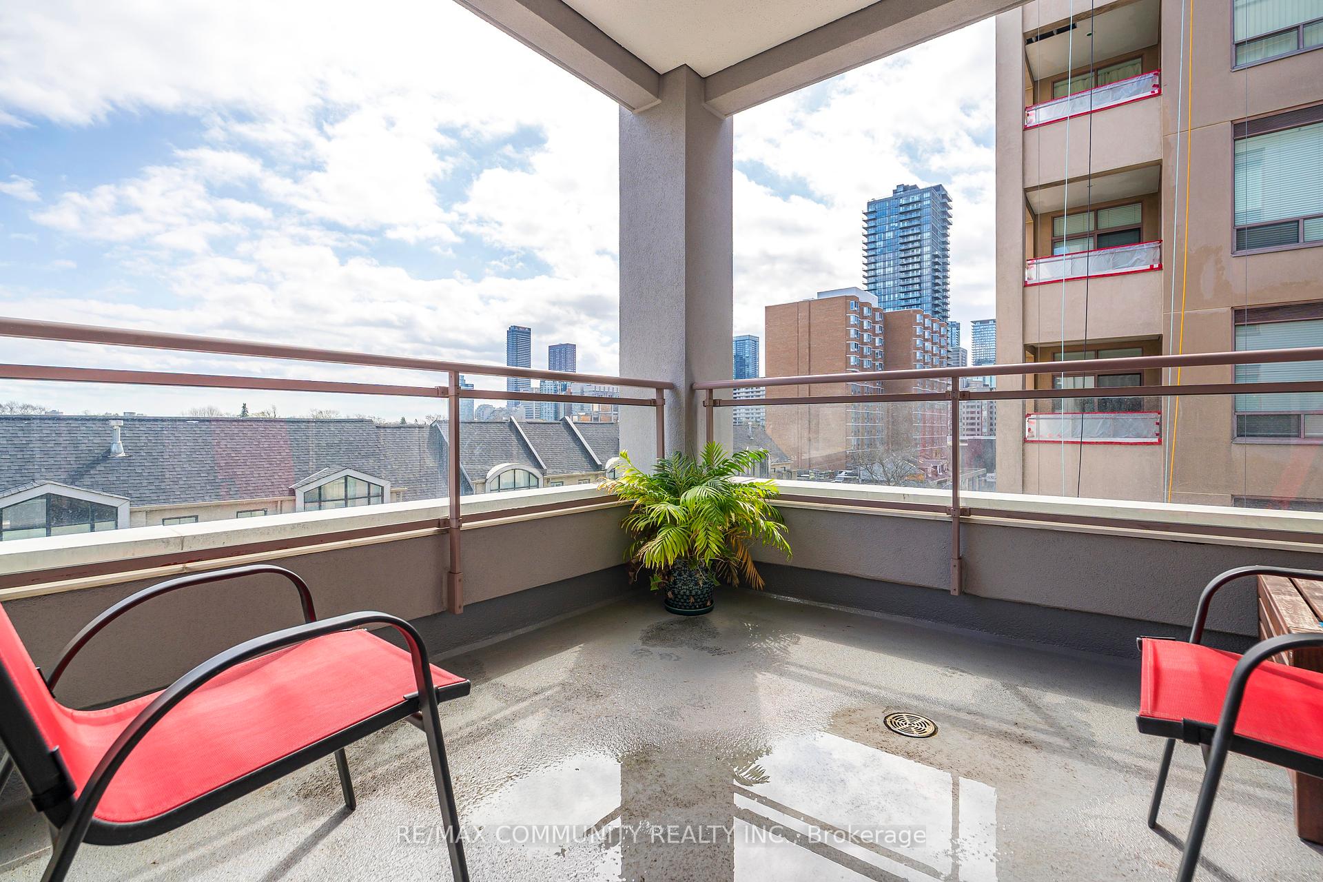 2 Bedrooms Condo at 980 Yonge,  Toronto For sale