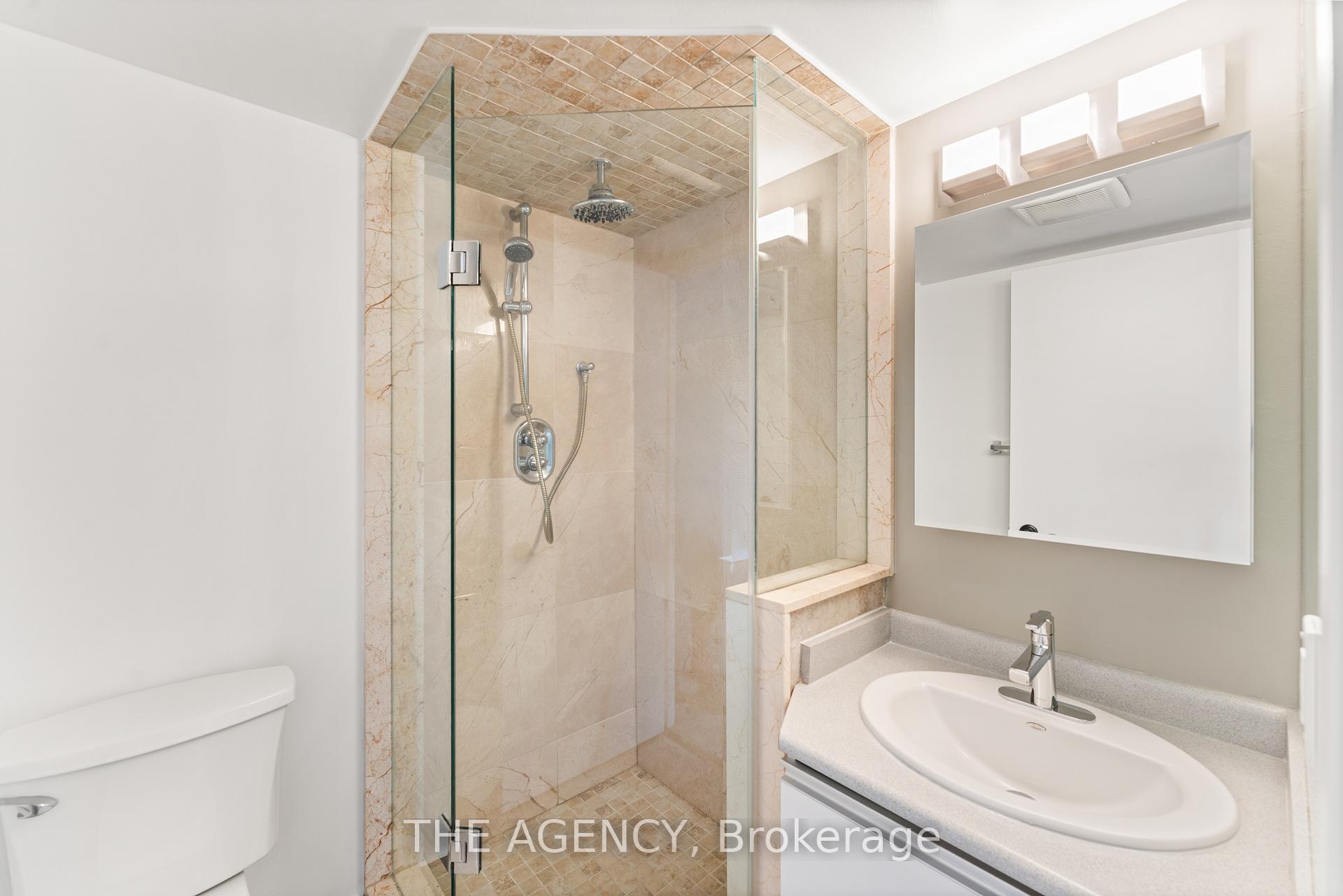 2 Bedrooms Condo at 90 Dale, Toronto For sale