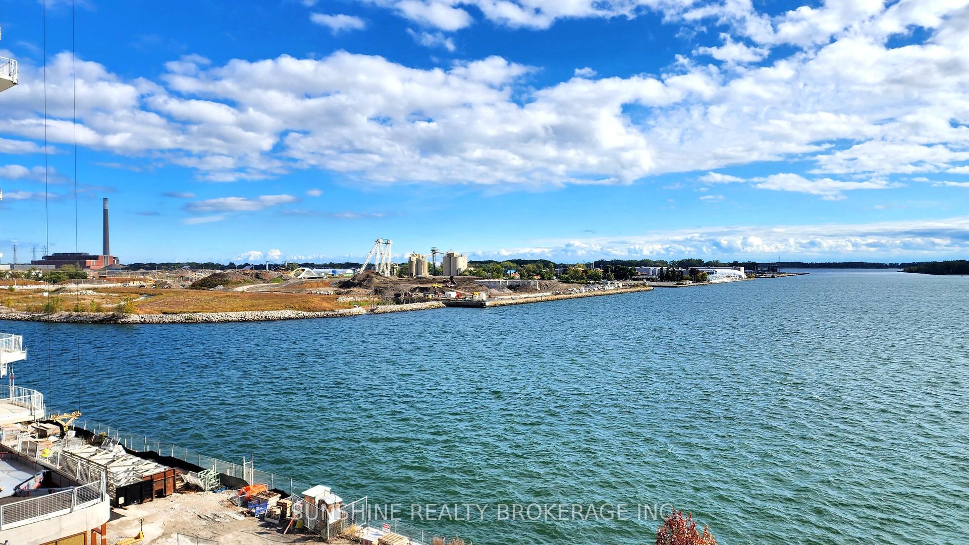 3 Bedrooms Condo at 118 Merchants’ Wharf, Toronto For sale