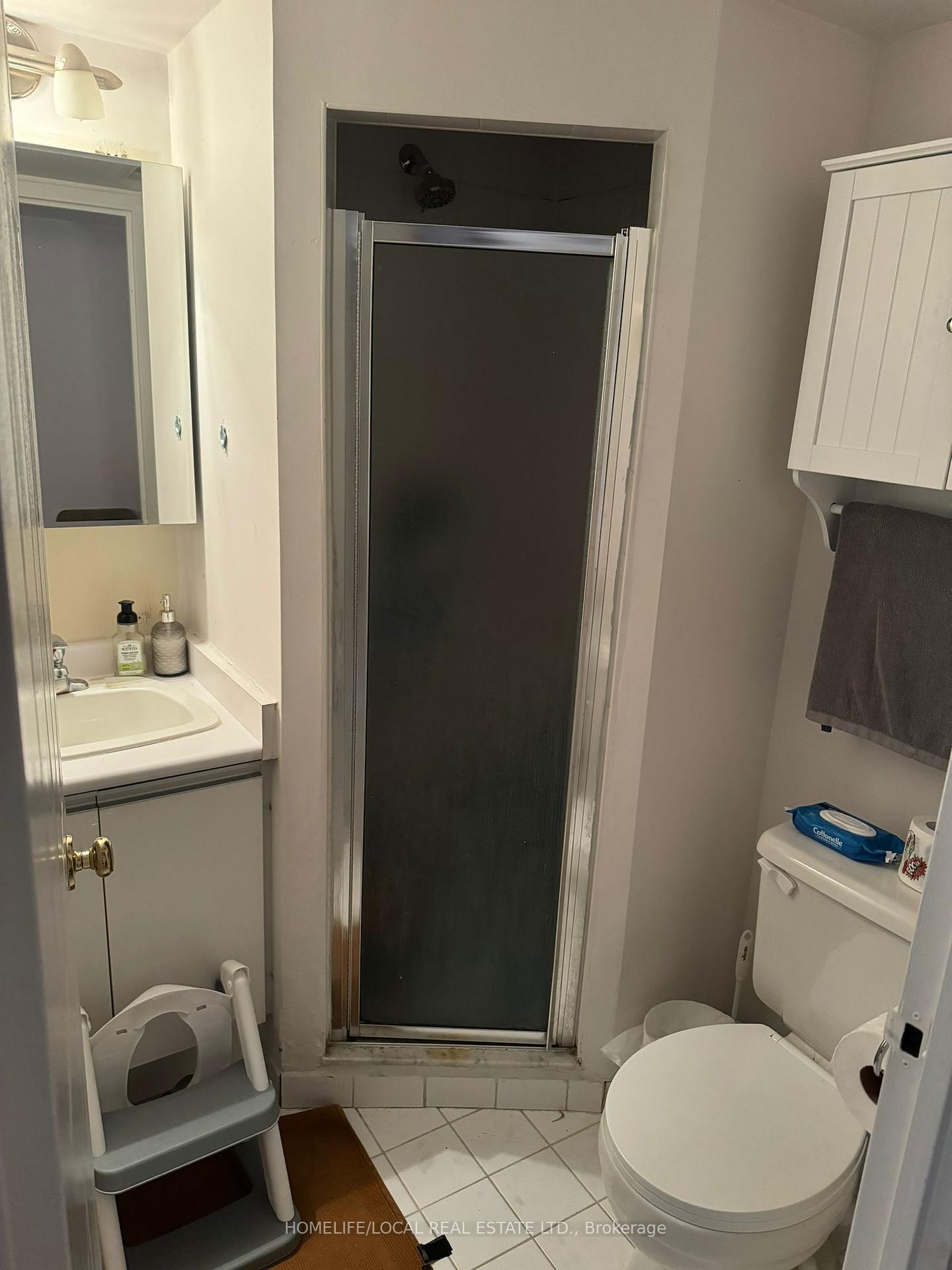 2 Bedrooms Condo at 3 Hickory Tree, Toronto For sale