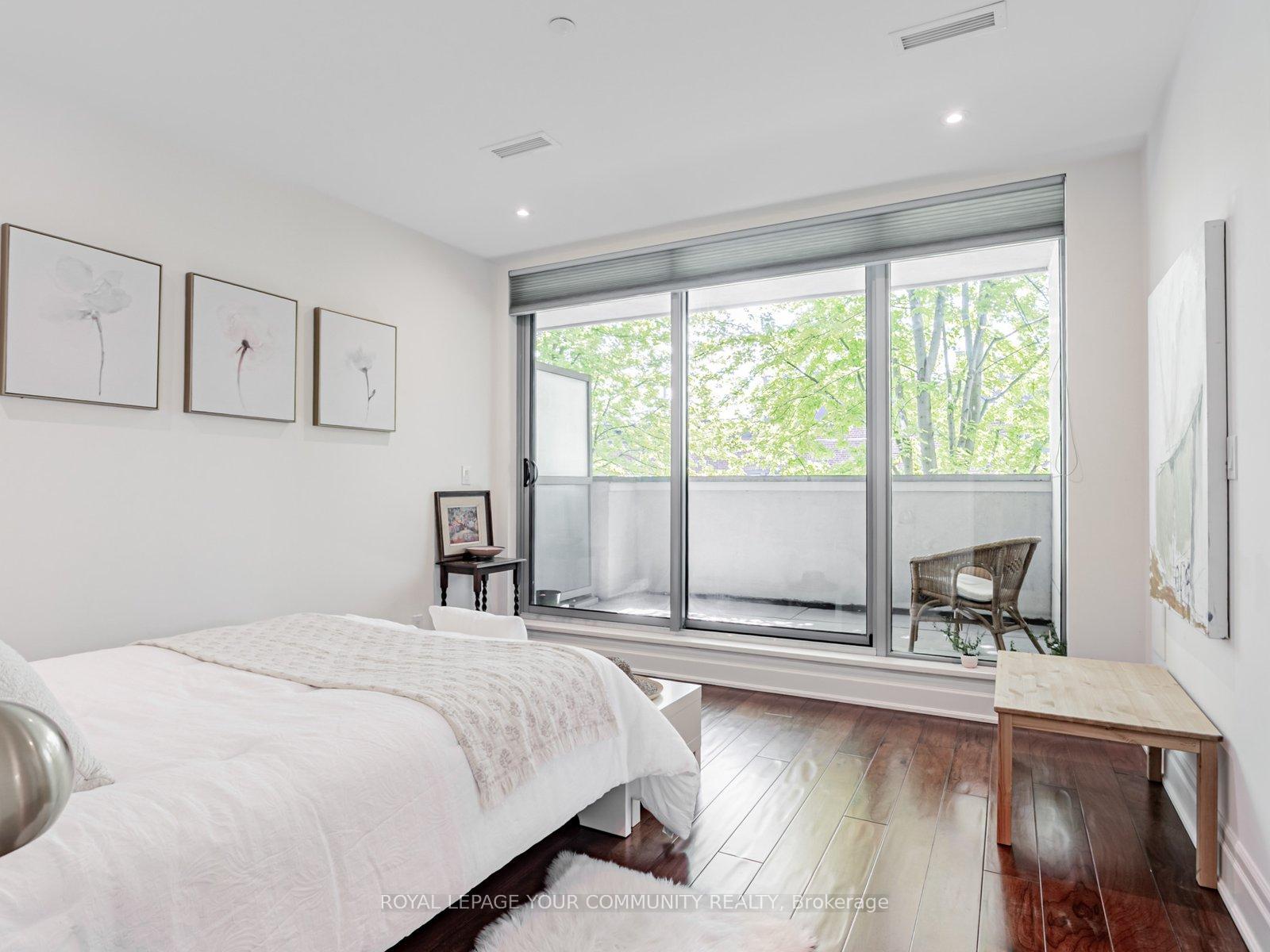 3 Bedrooms Condo at 1 Rainsford, Toronto For sale