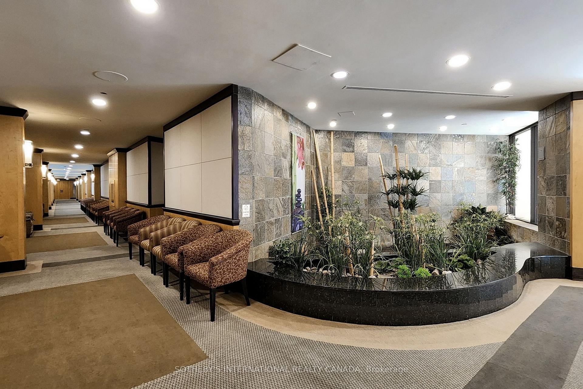 3 Bedrooms Condo at 89 Skymark, Toronto For sale